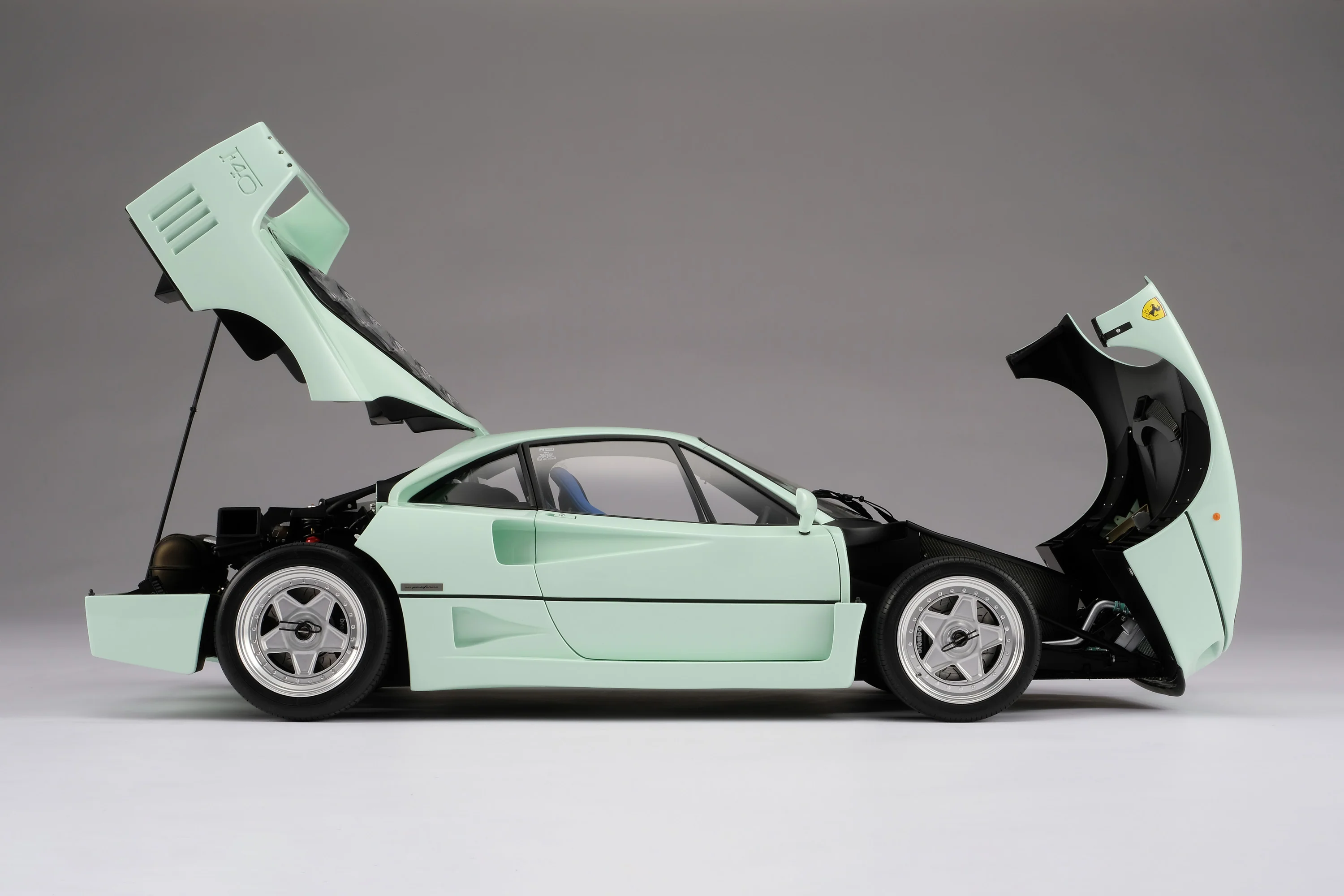 Ferrari F40 (1987) - Image 29