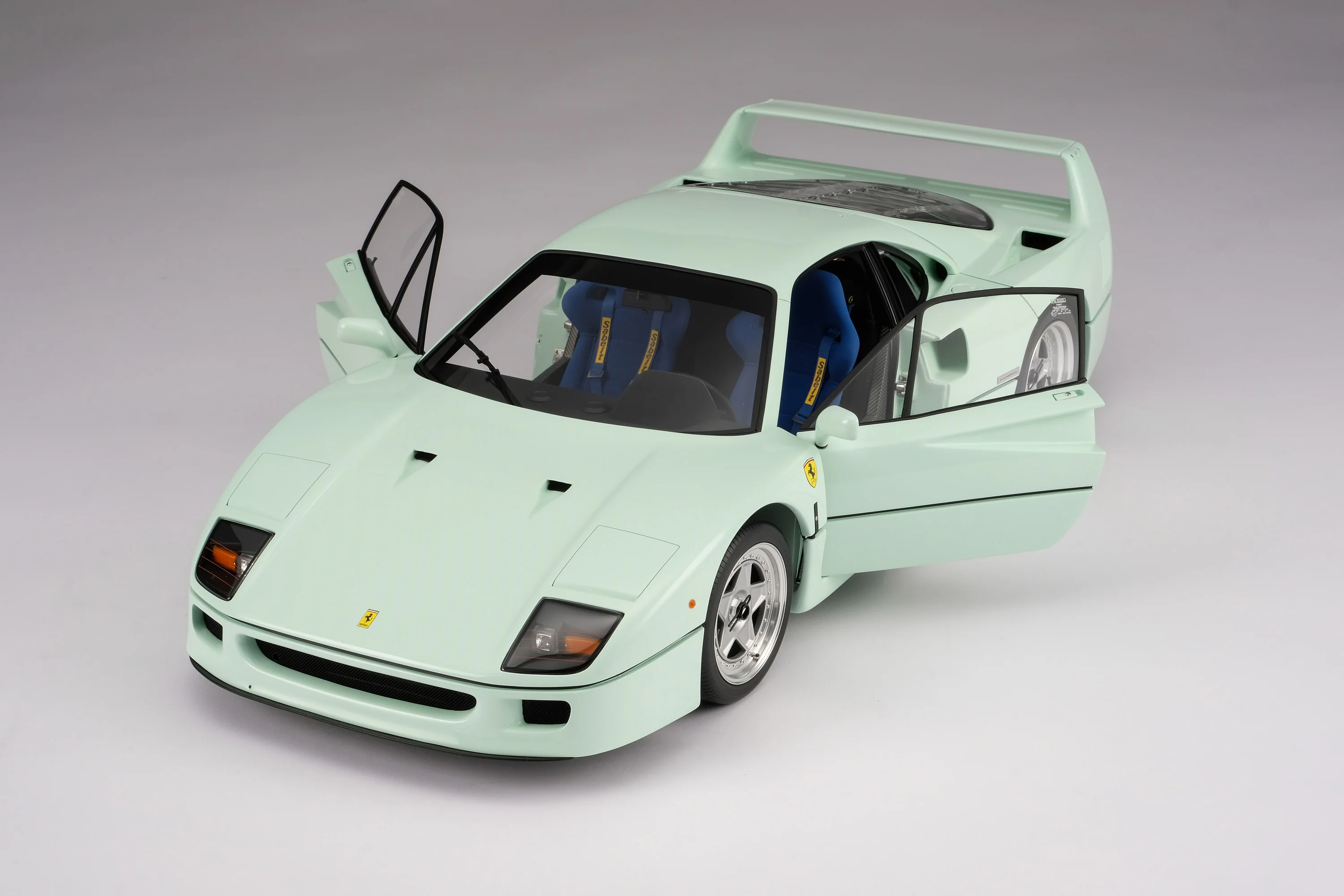 Ferrari F40 (1987) - Image 32