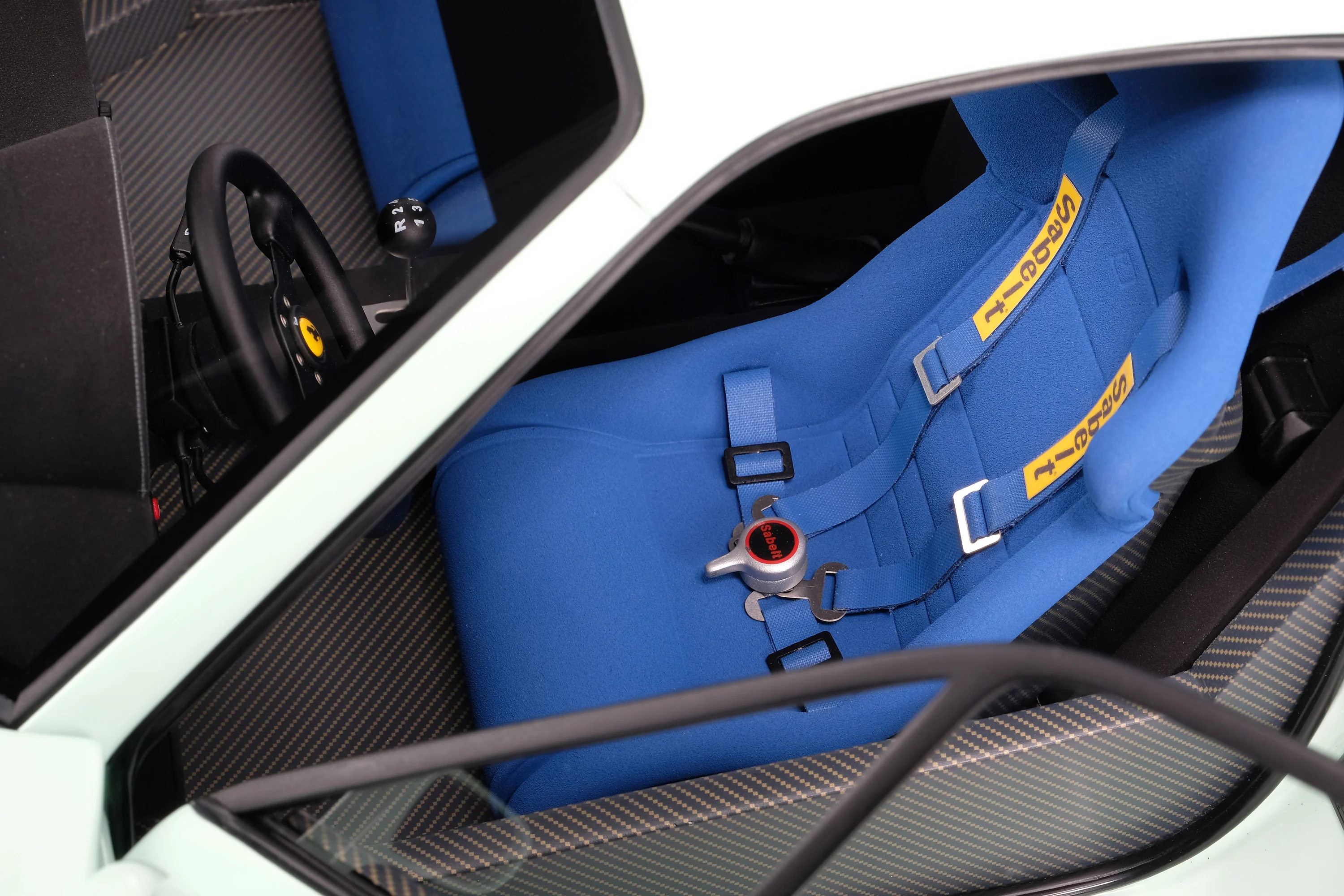 Ferrari F40 (1987) - Image 33