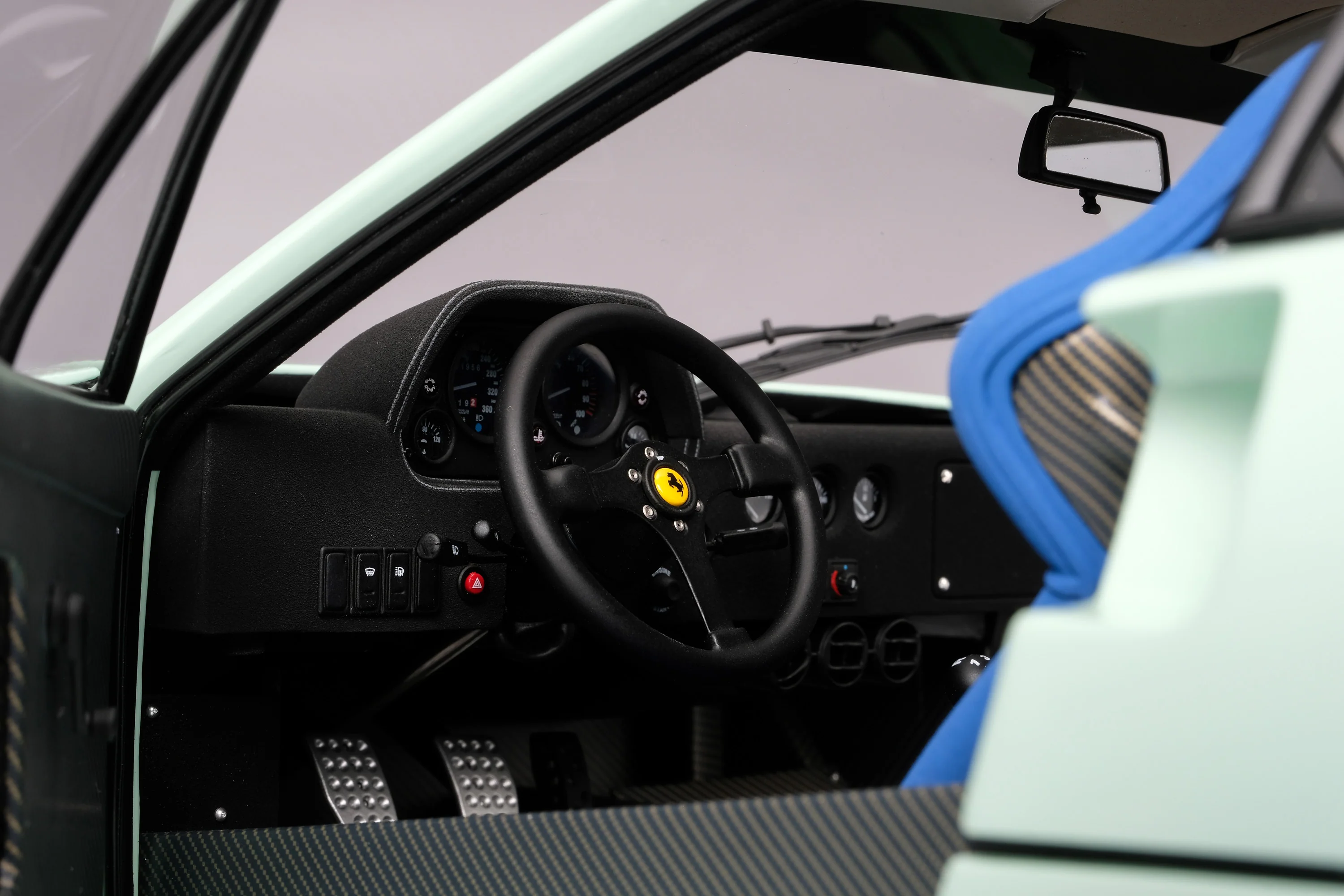 Ferrari F40 (1987) - Image 34