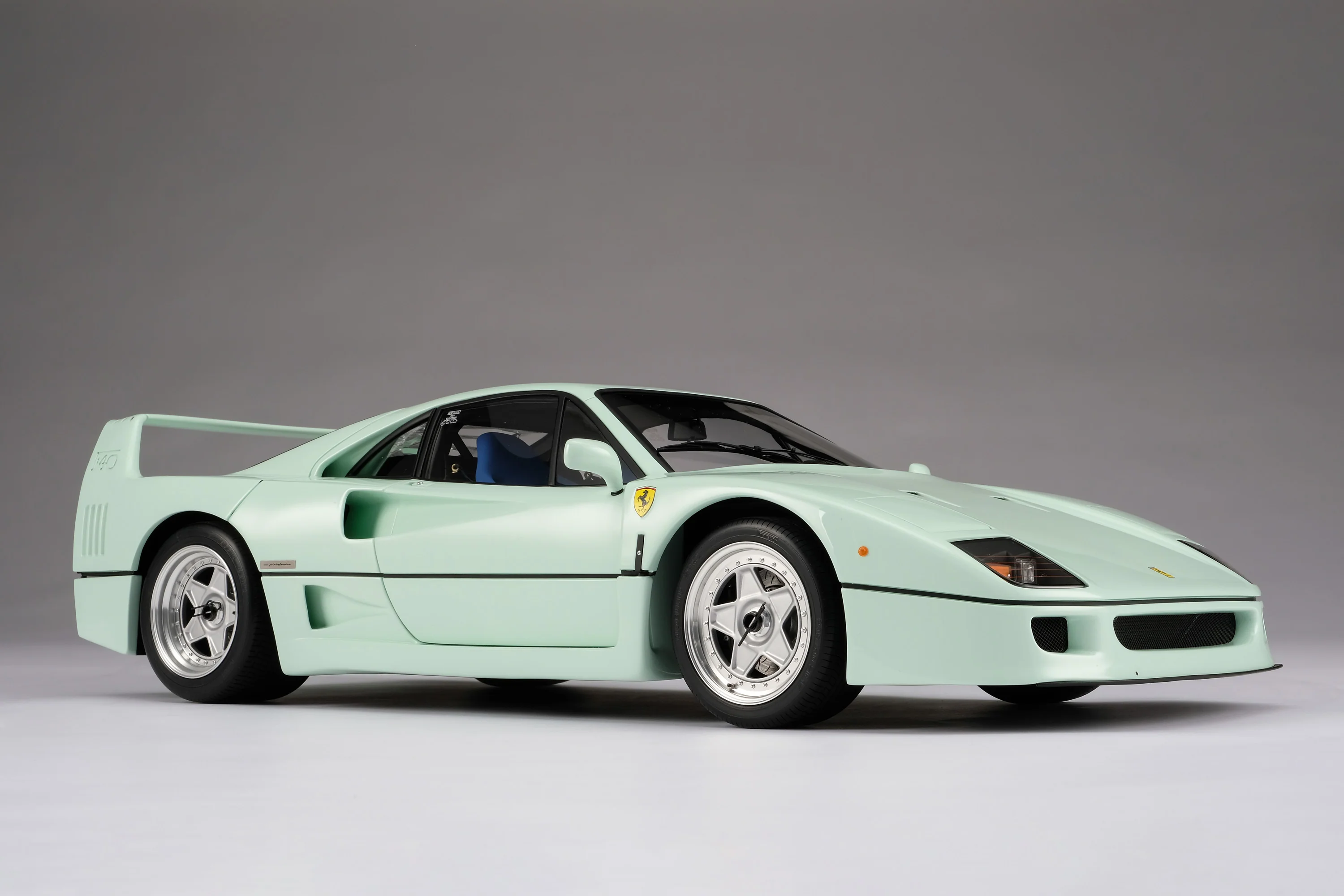 Ferrari F40 (1987) - Image 35