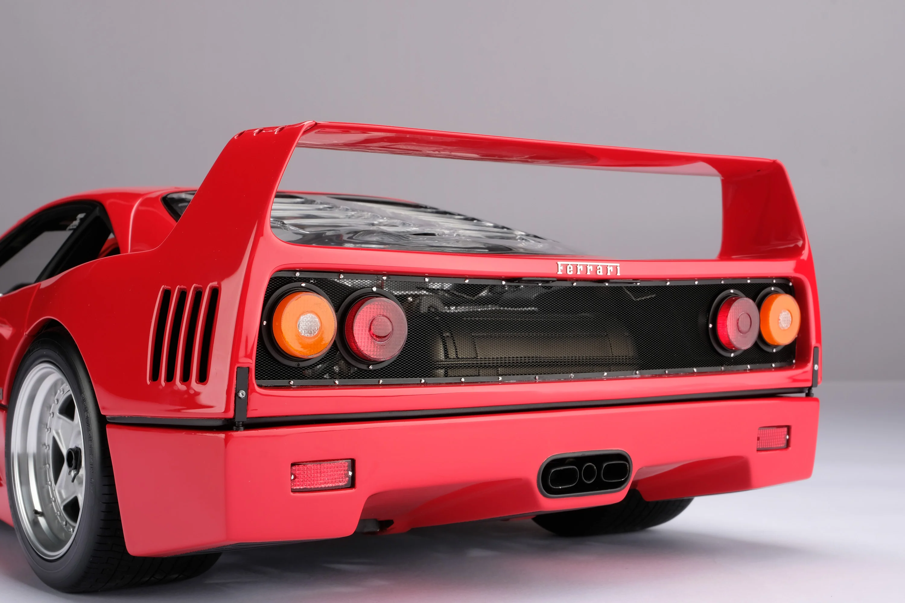 Ferrari F40 (1987) - Image 45