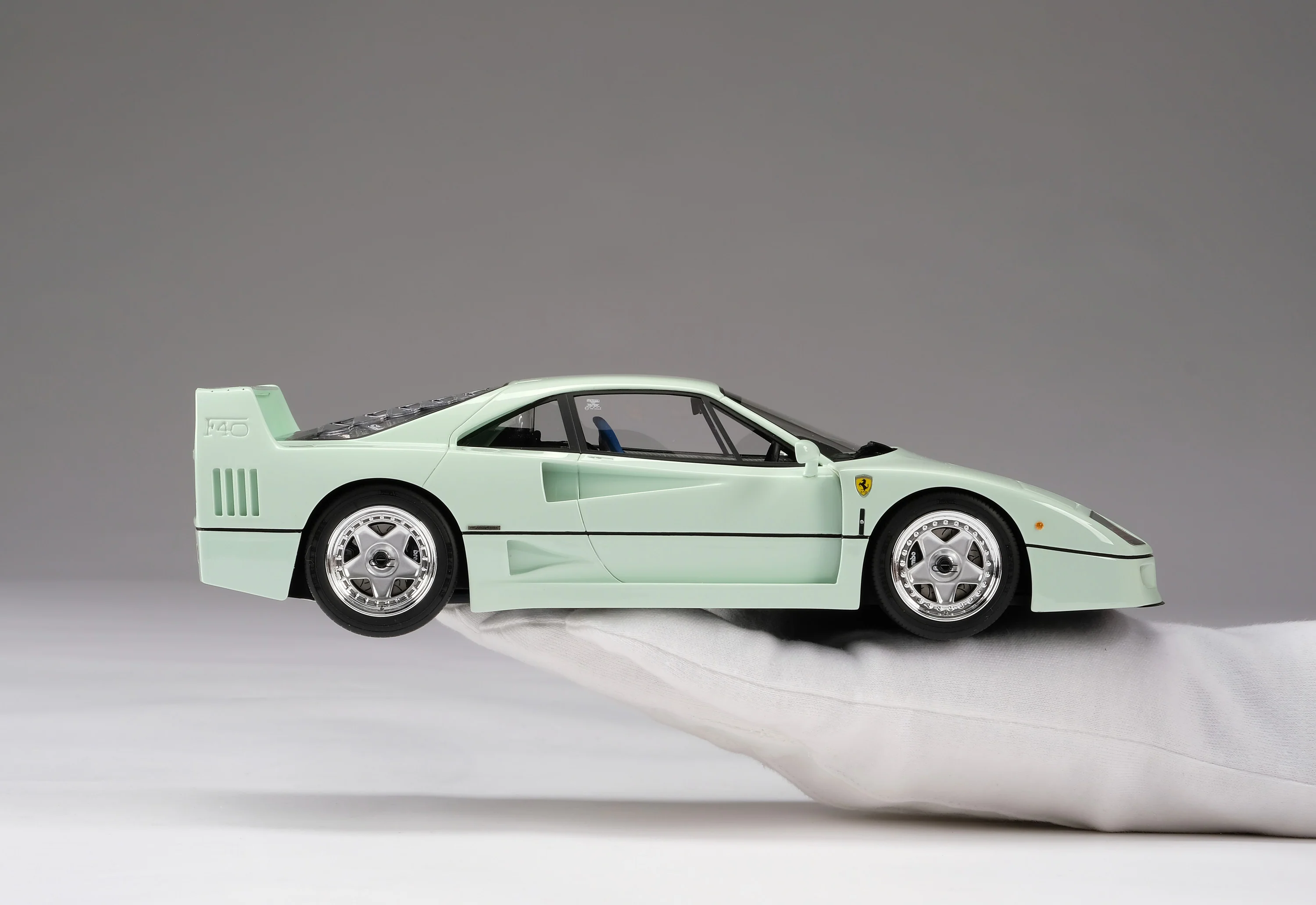 Ferrari F40 - Verde Pallido - Image 18