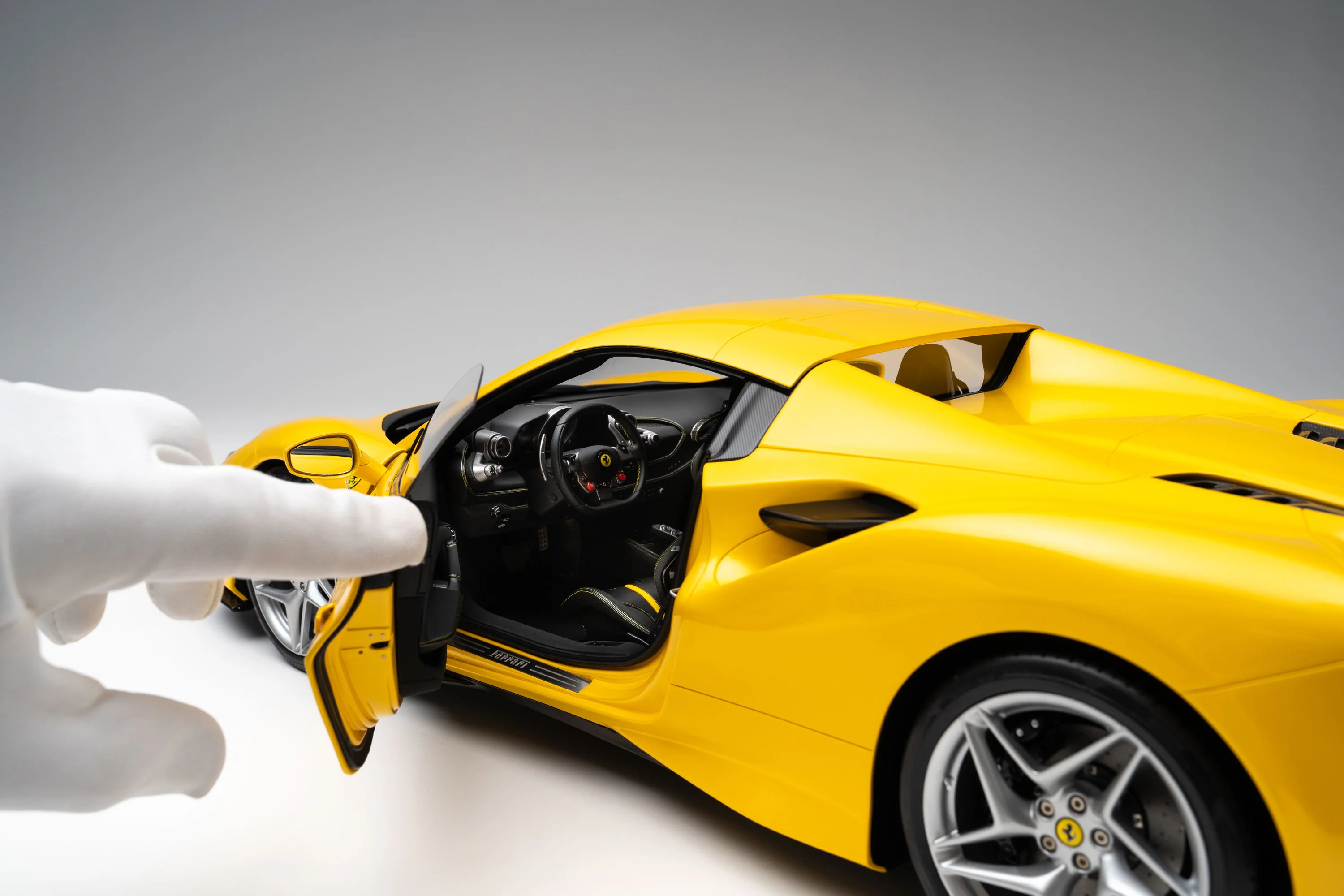 Ferrari F8 Spider (2019) - Image 3