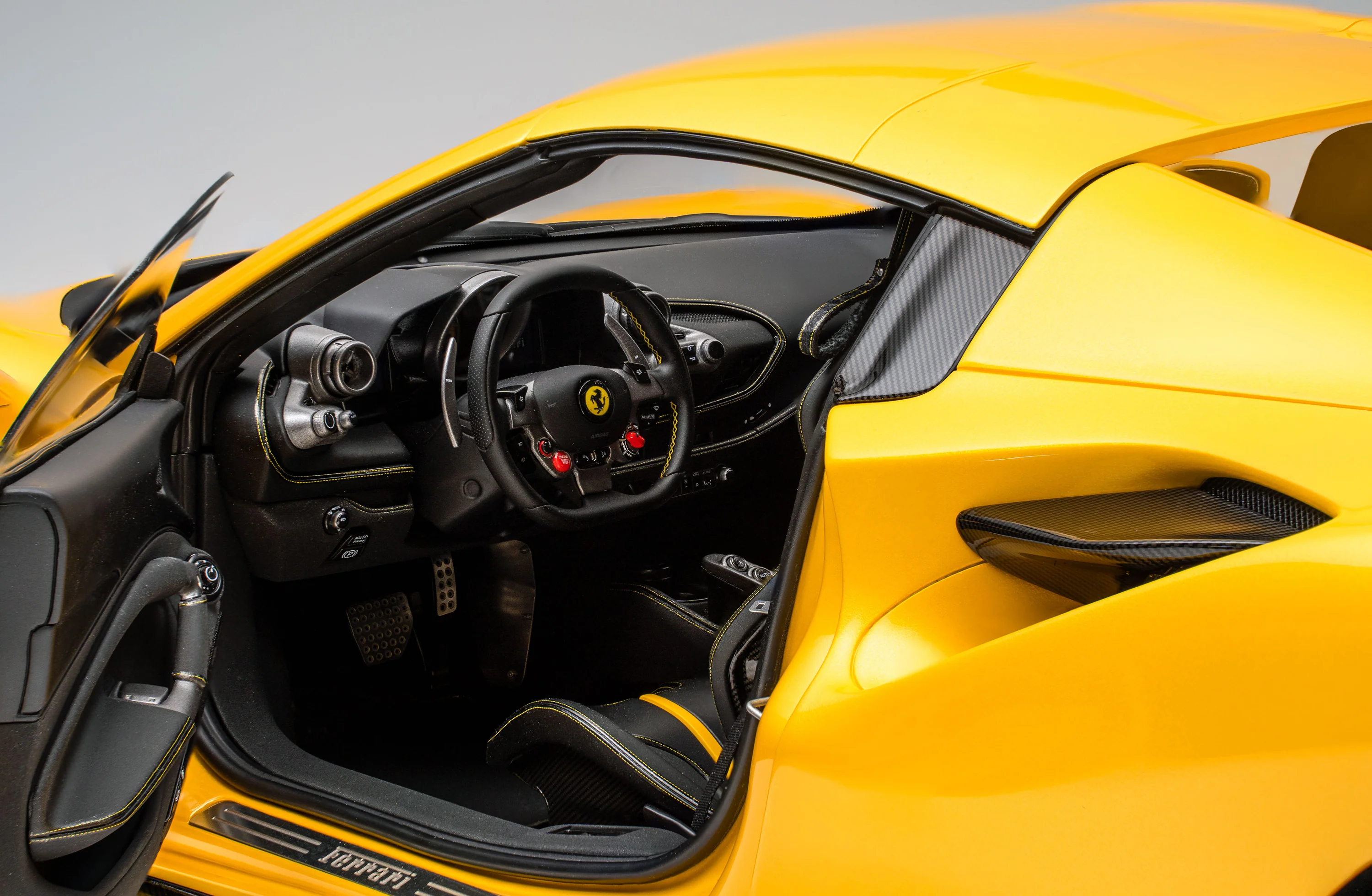 Ferrari F8 Spider (2019) - Image 4