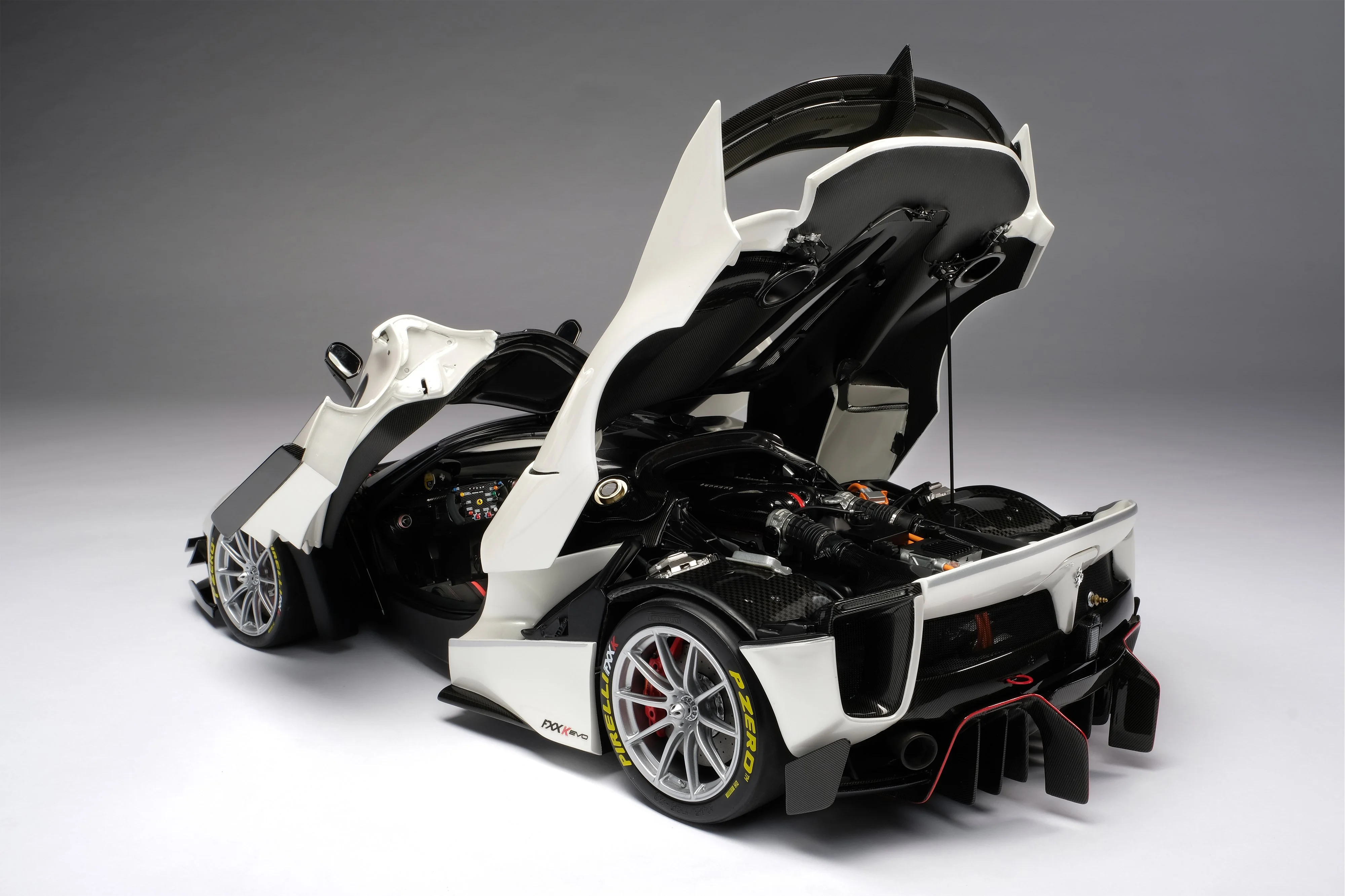 Ferrari FXX K Evo (2017) - Image 14