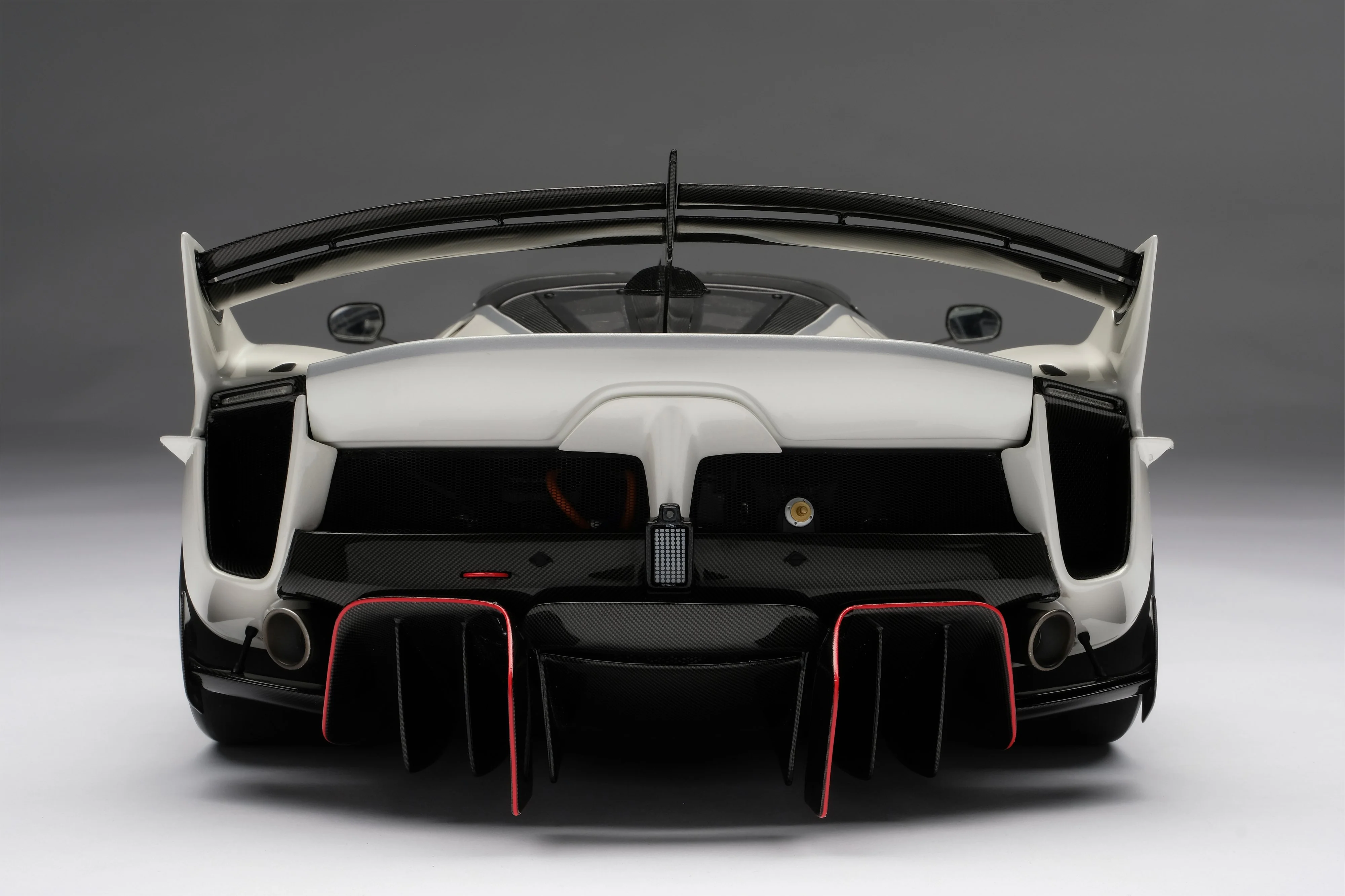 Ferrari FXX K Evo (2017) - Image 9
