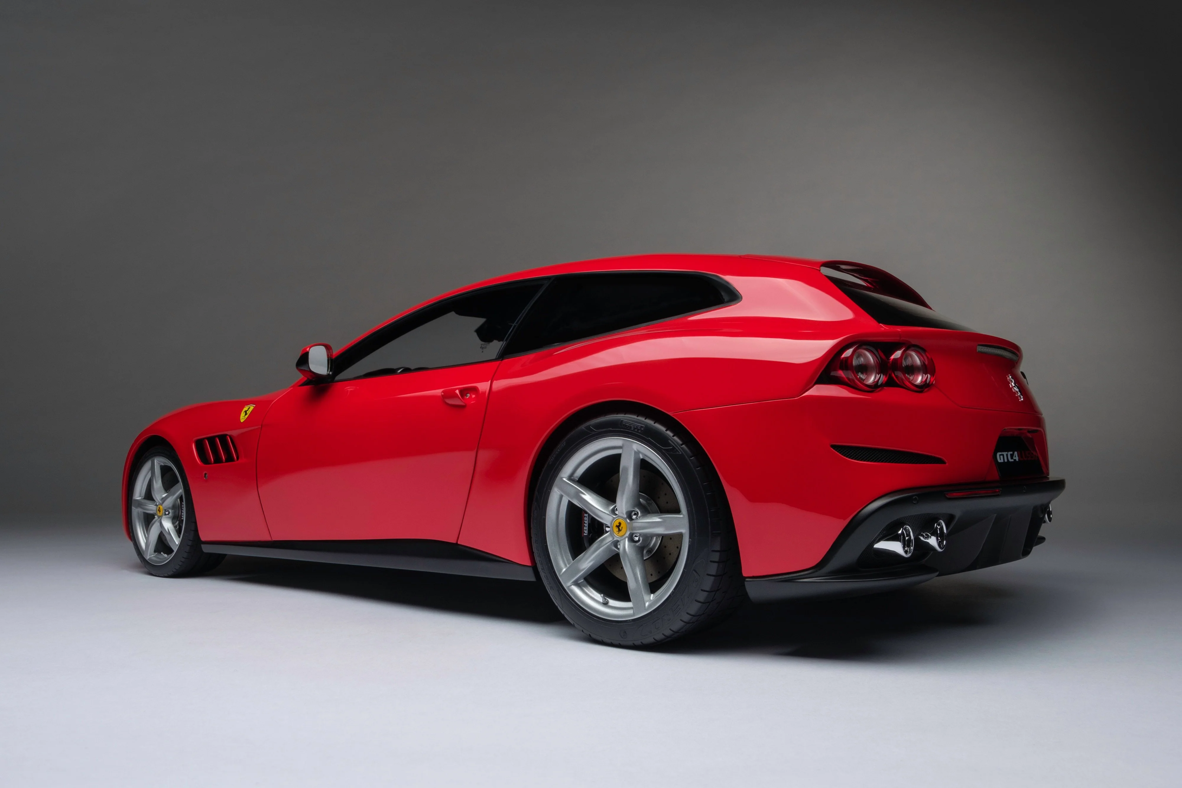 Ferrari GTC4Lusso (2016) - Image 10