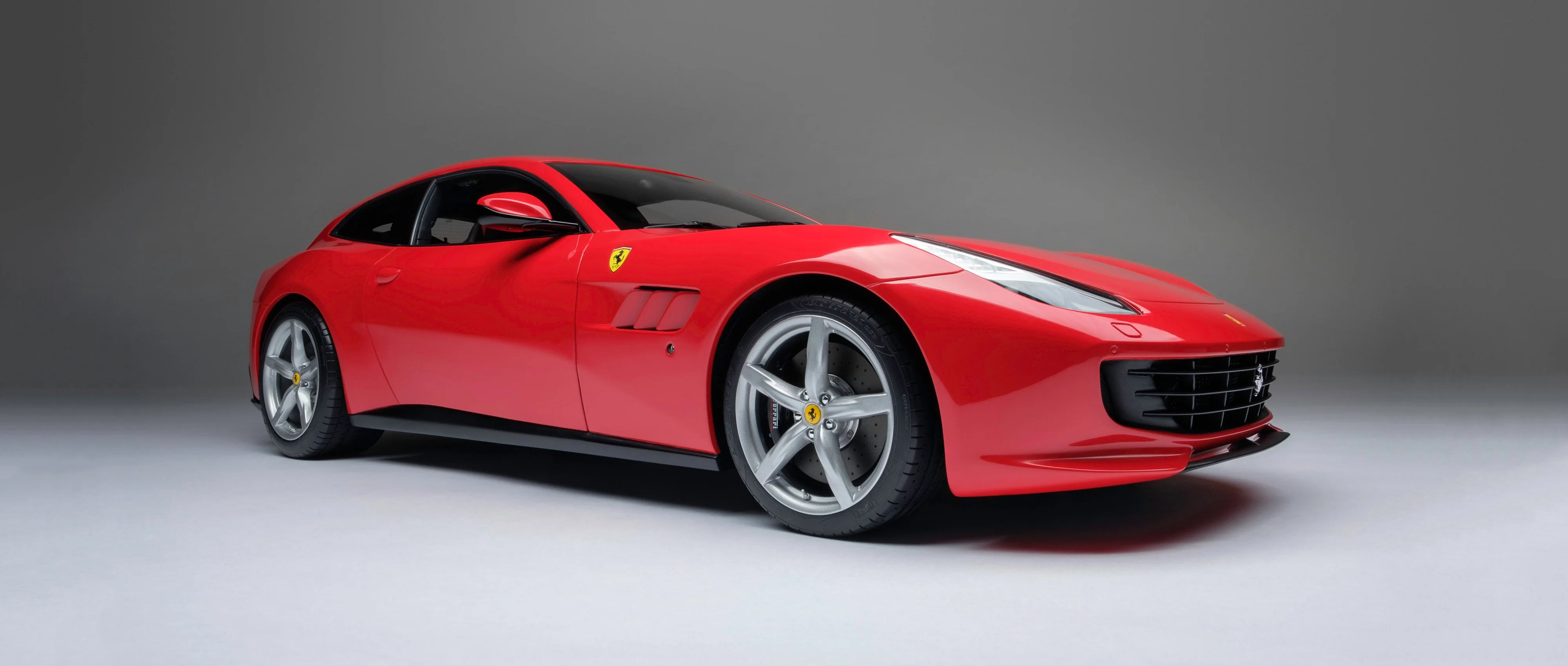 Ferrari GTC4Lusso (2016) - Image 2