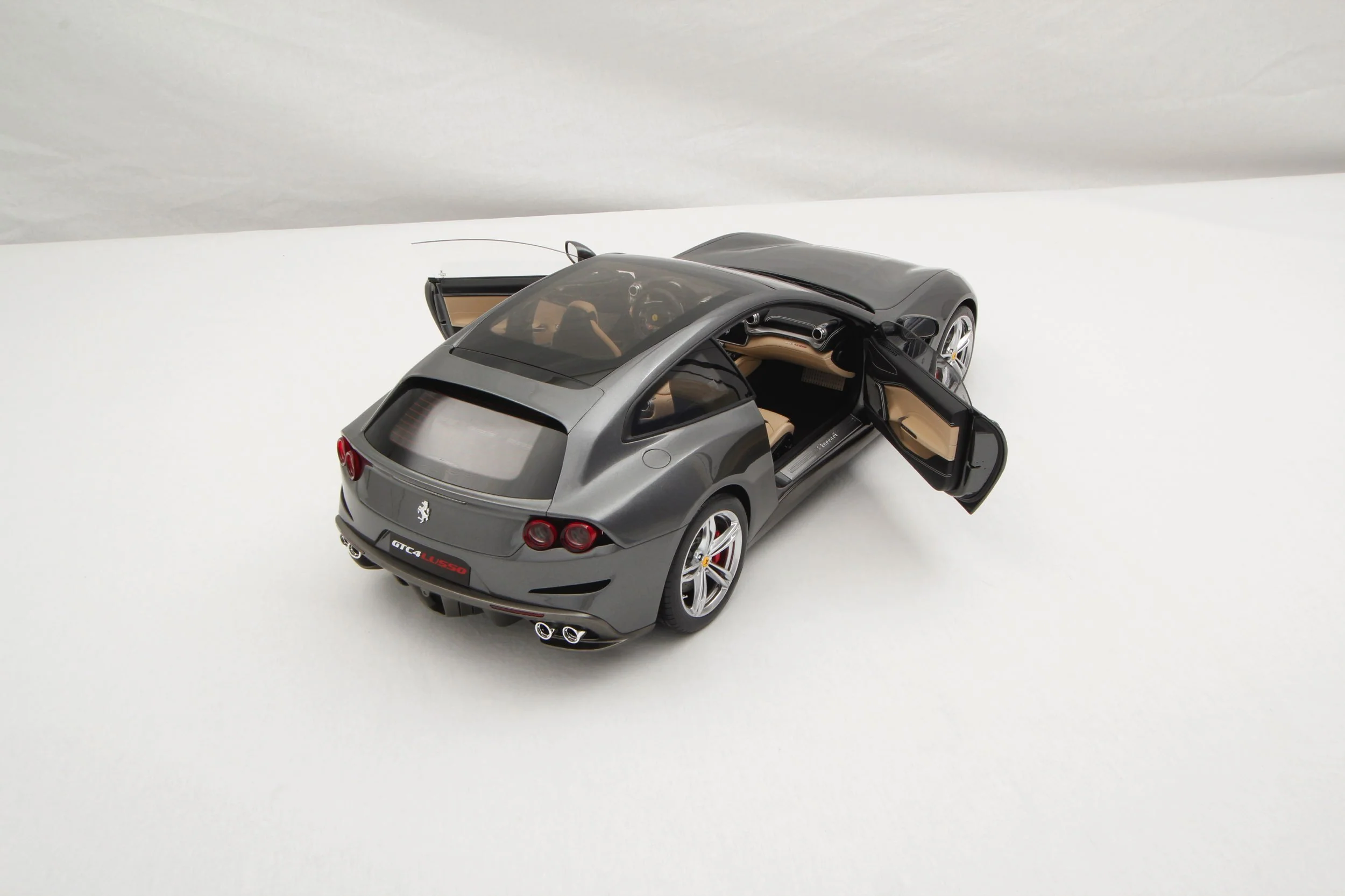 Ferrari GTC4Lusso (2016) - Image 23