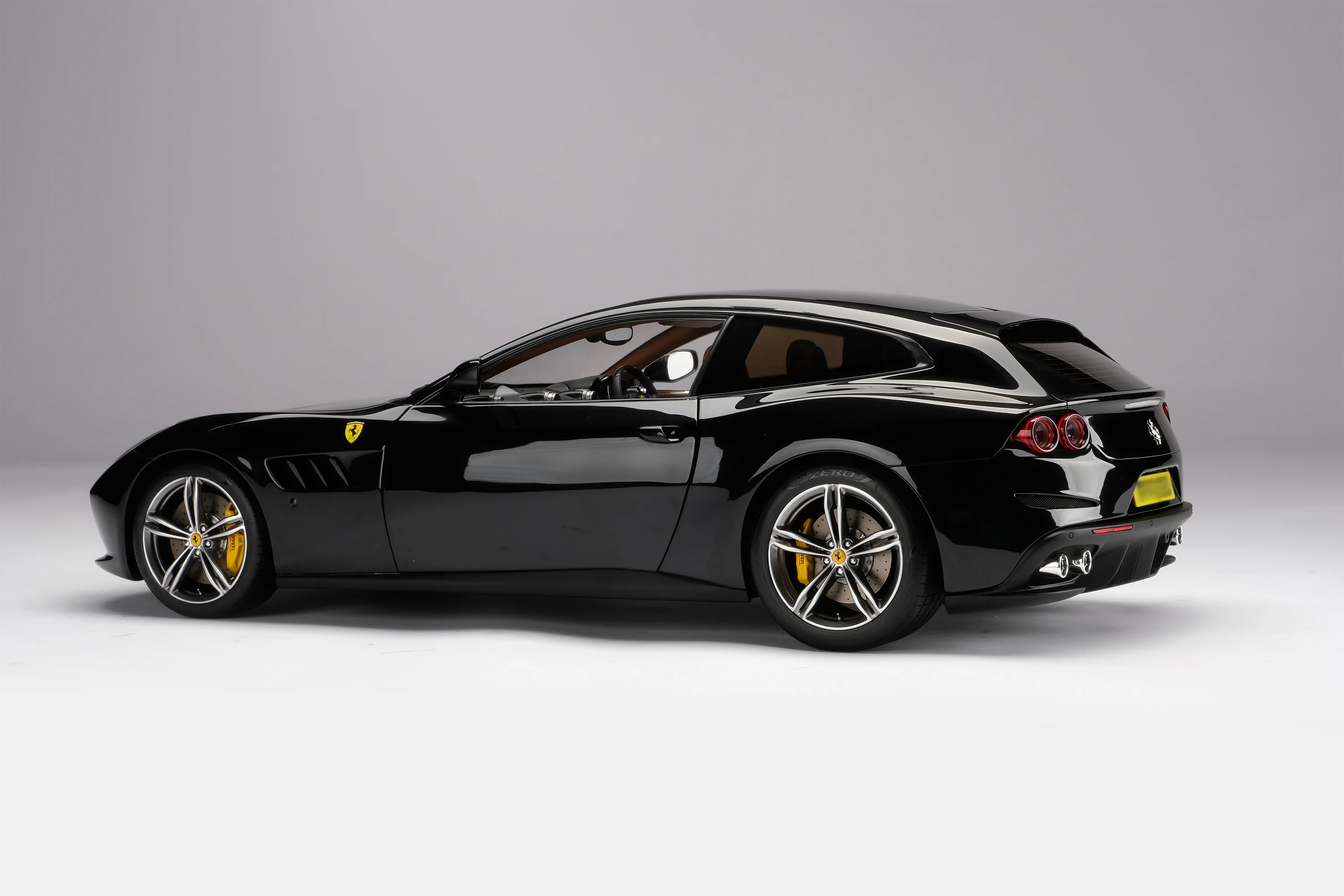 Ferrari GTC4Lusso (2016) - Image 29