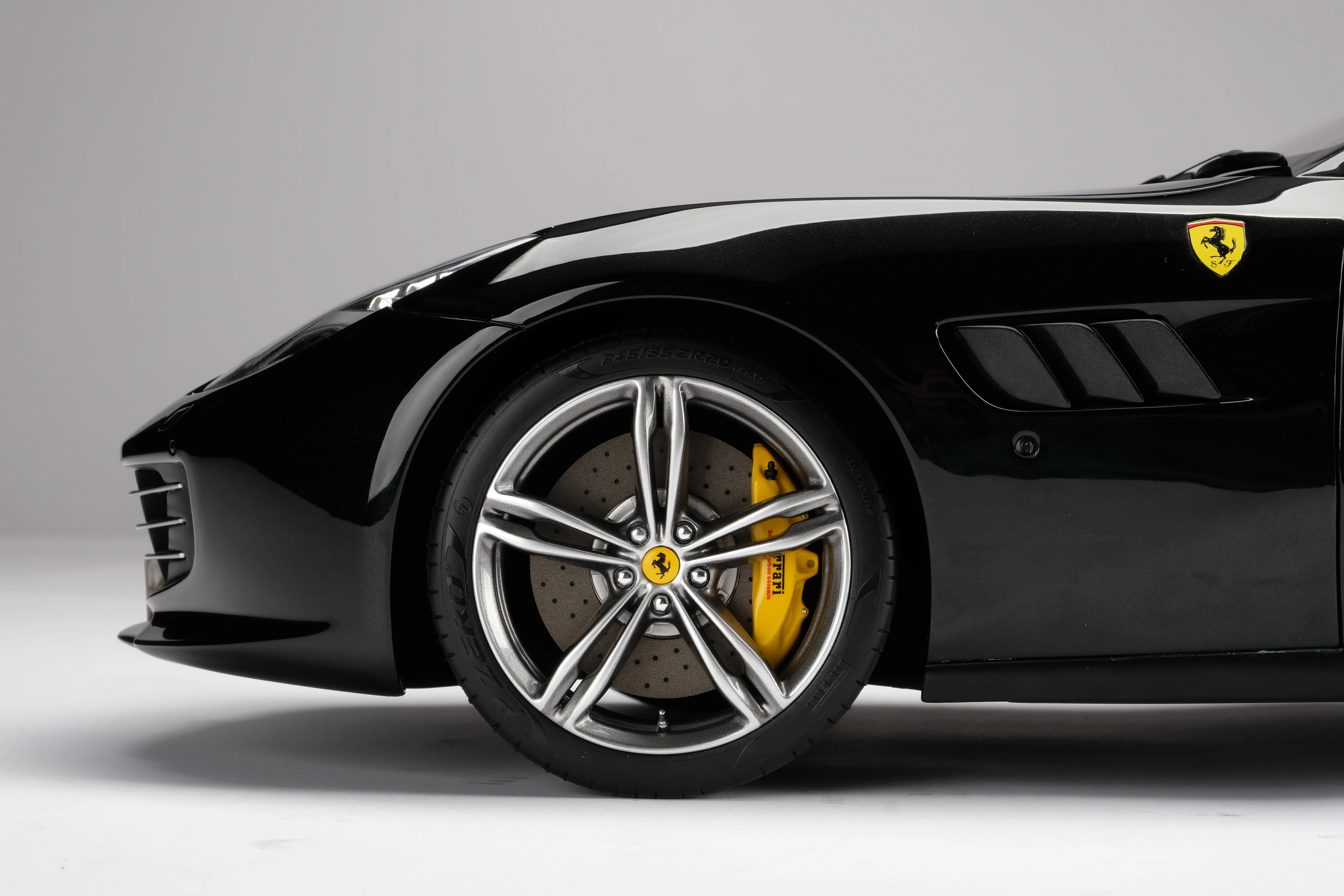 Ferrari GTC4Lusso (2016) - Image 30
