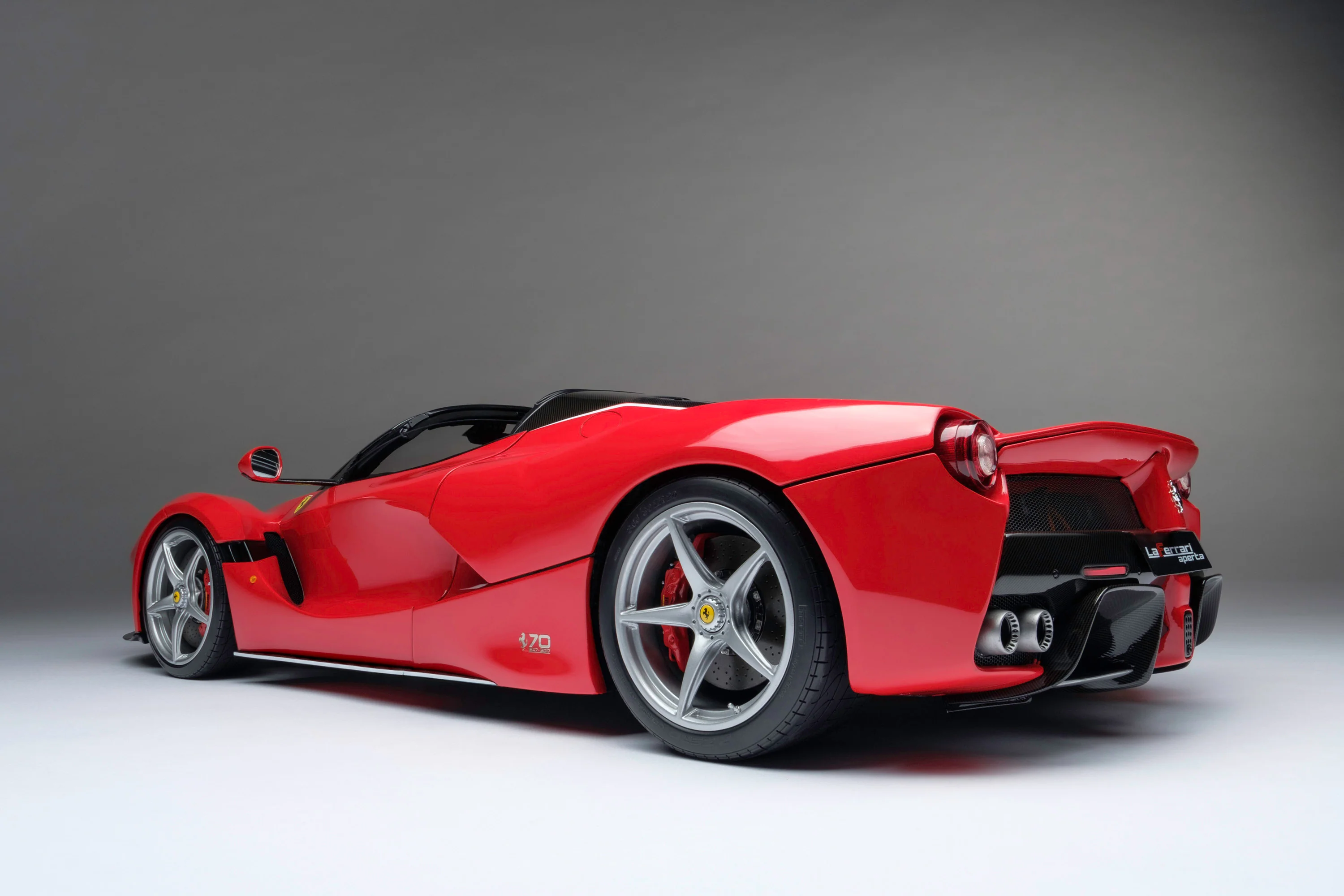 Ferrari LaFerrari Aperta (2016) - Image 12
