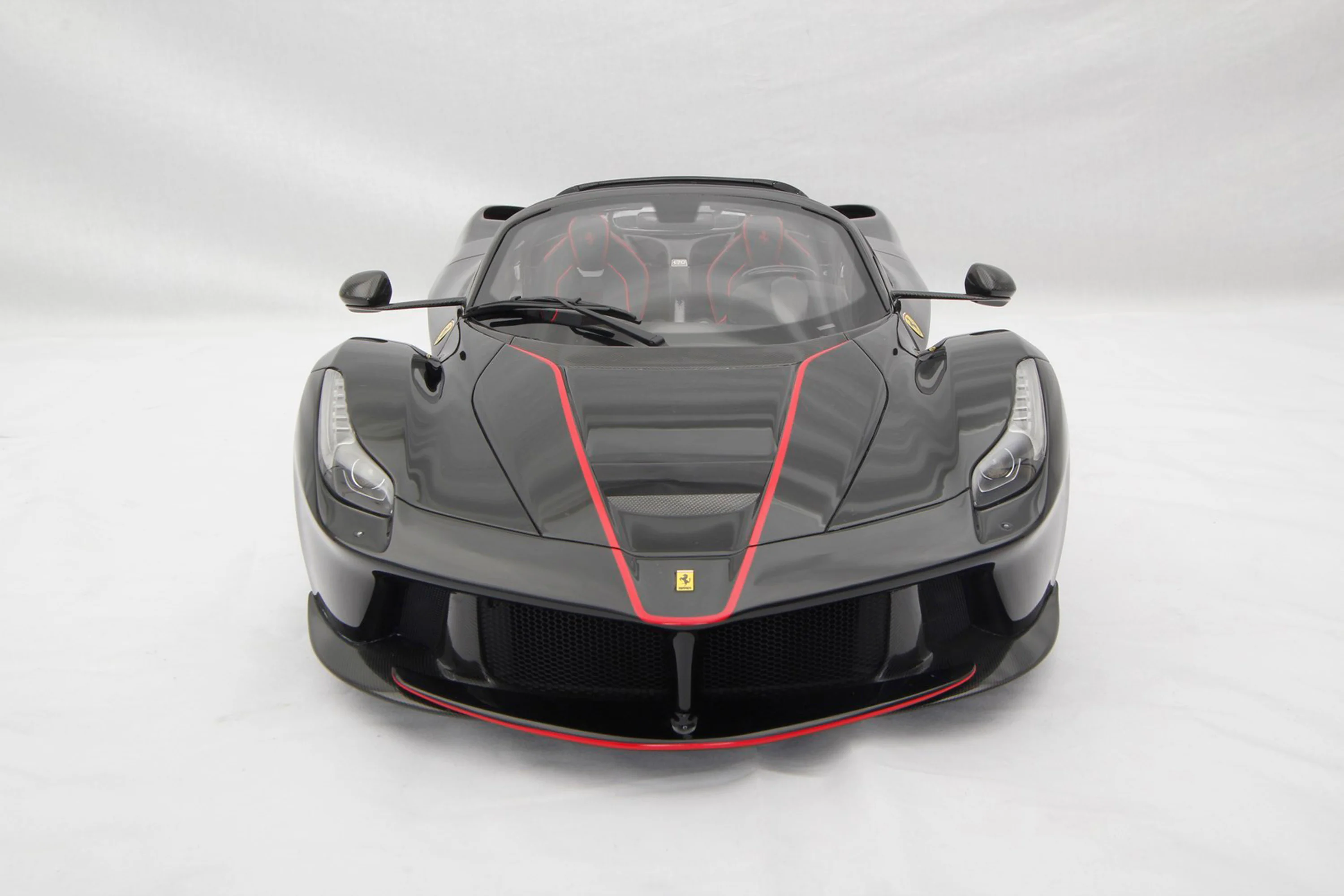 Ferrari LaFerrari Aperta (2016) - Image 16