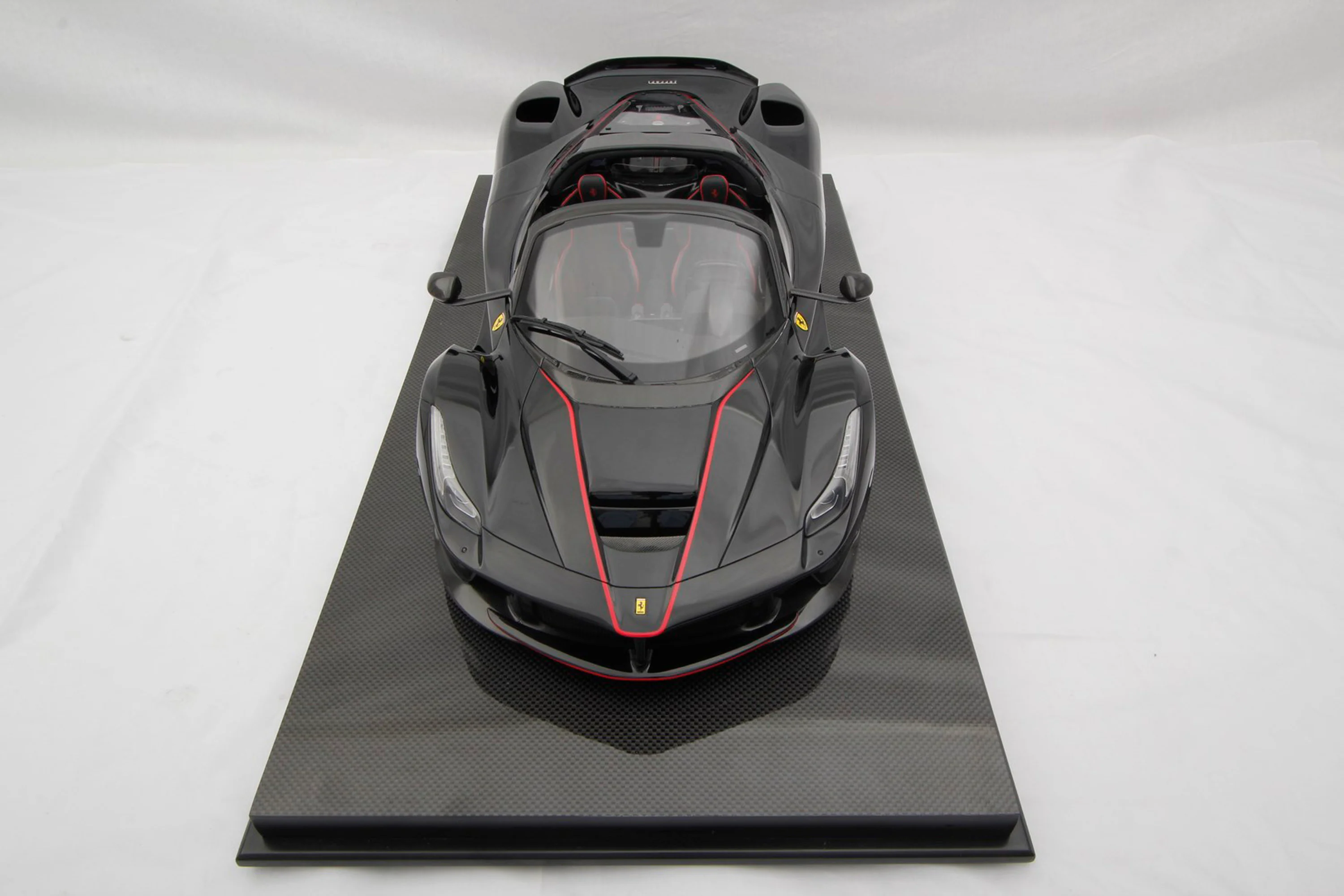 Ferrari LaFerrari Aperta (2016) - Image 20