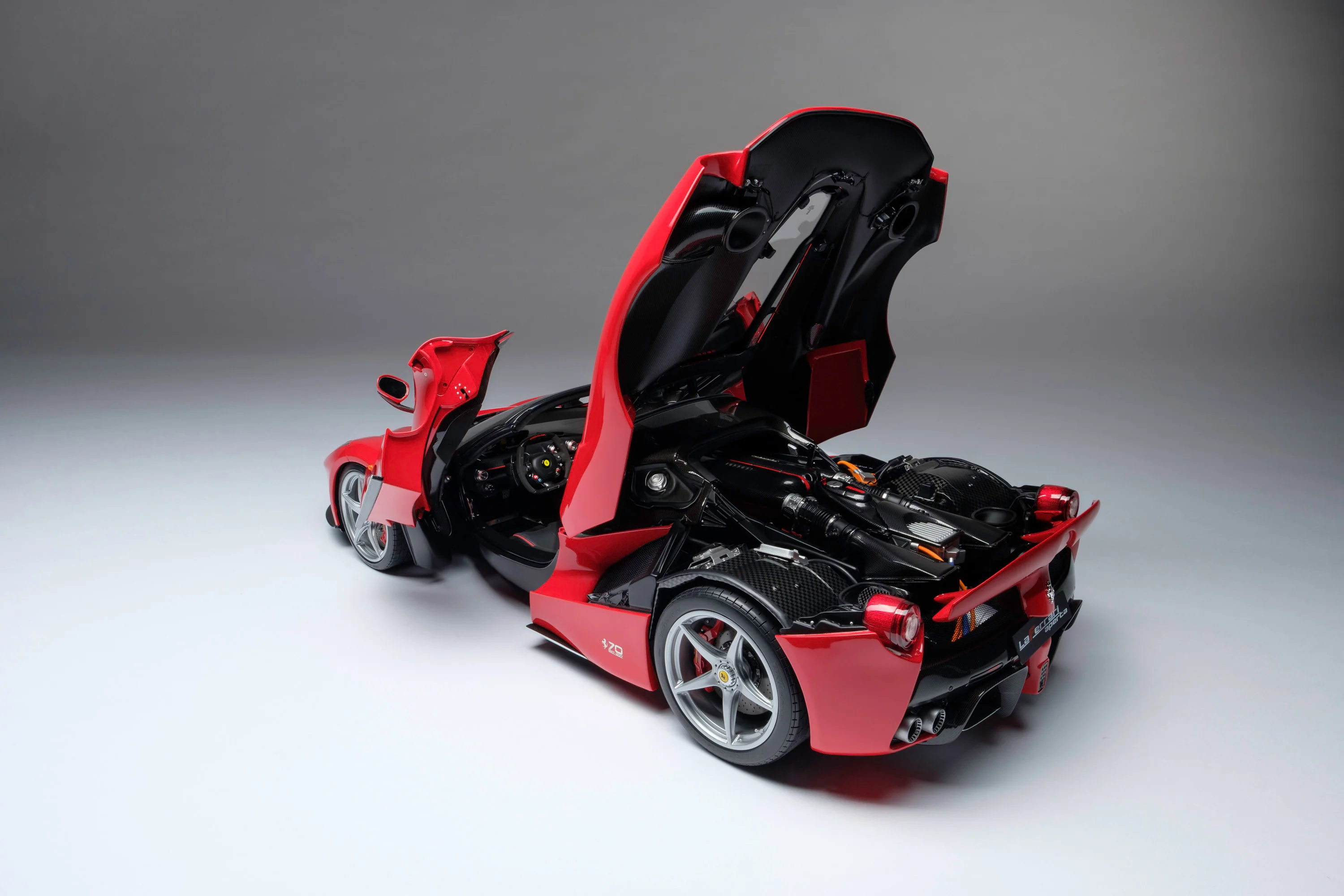 Ferrari LaFerrari Aperta (2016) - Image 8