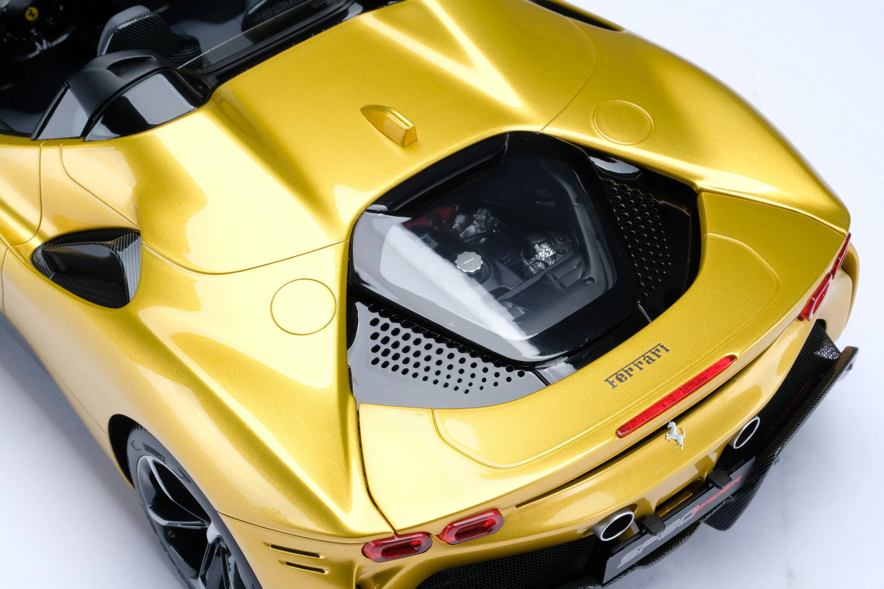 Ferrari SF90 Spider - Image 12