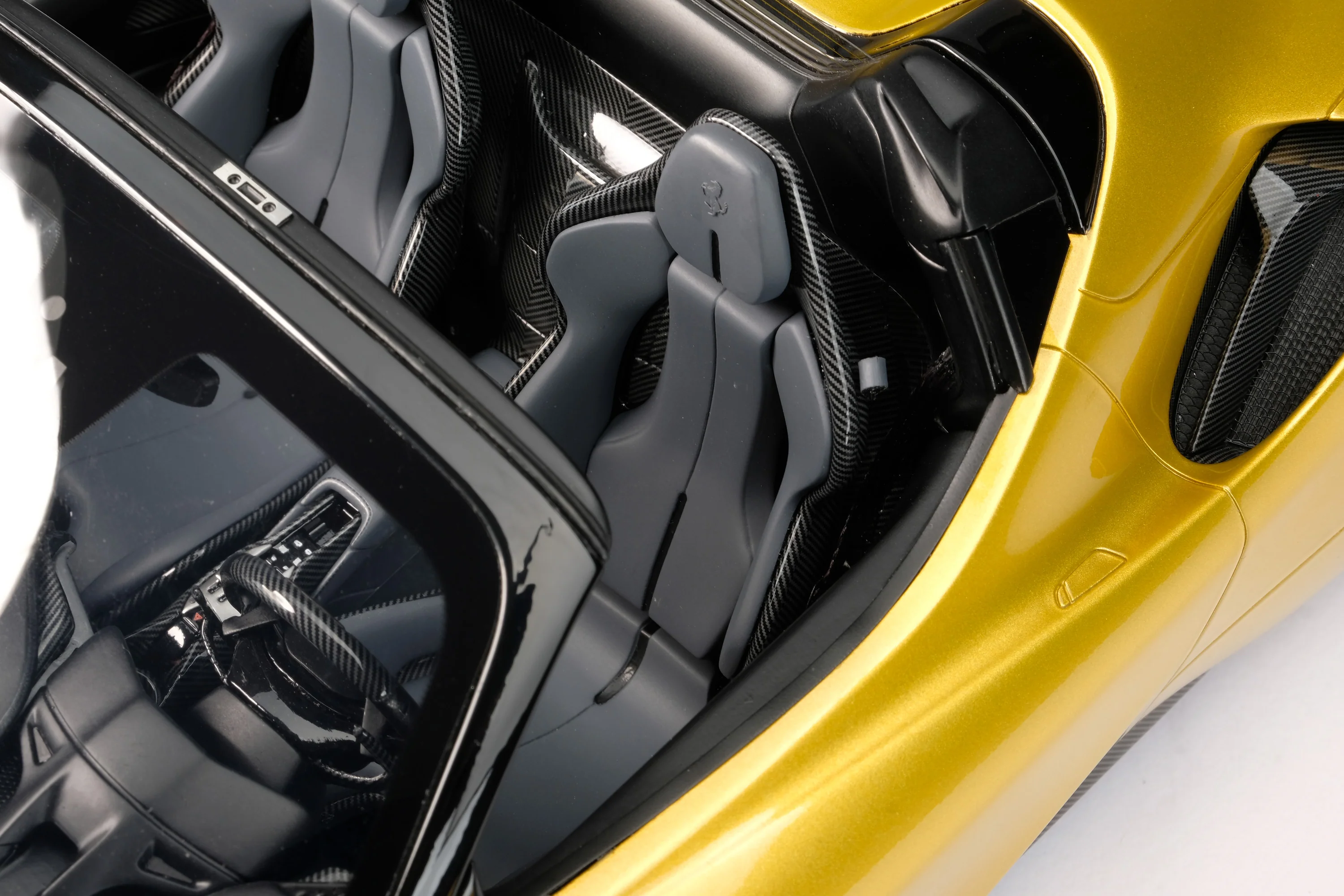 Ferrari SF90 Spider - Image 14