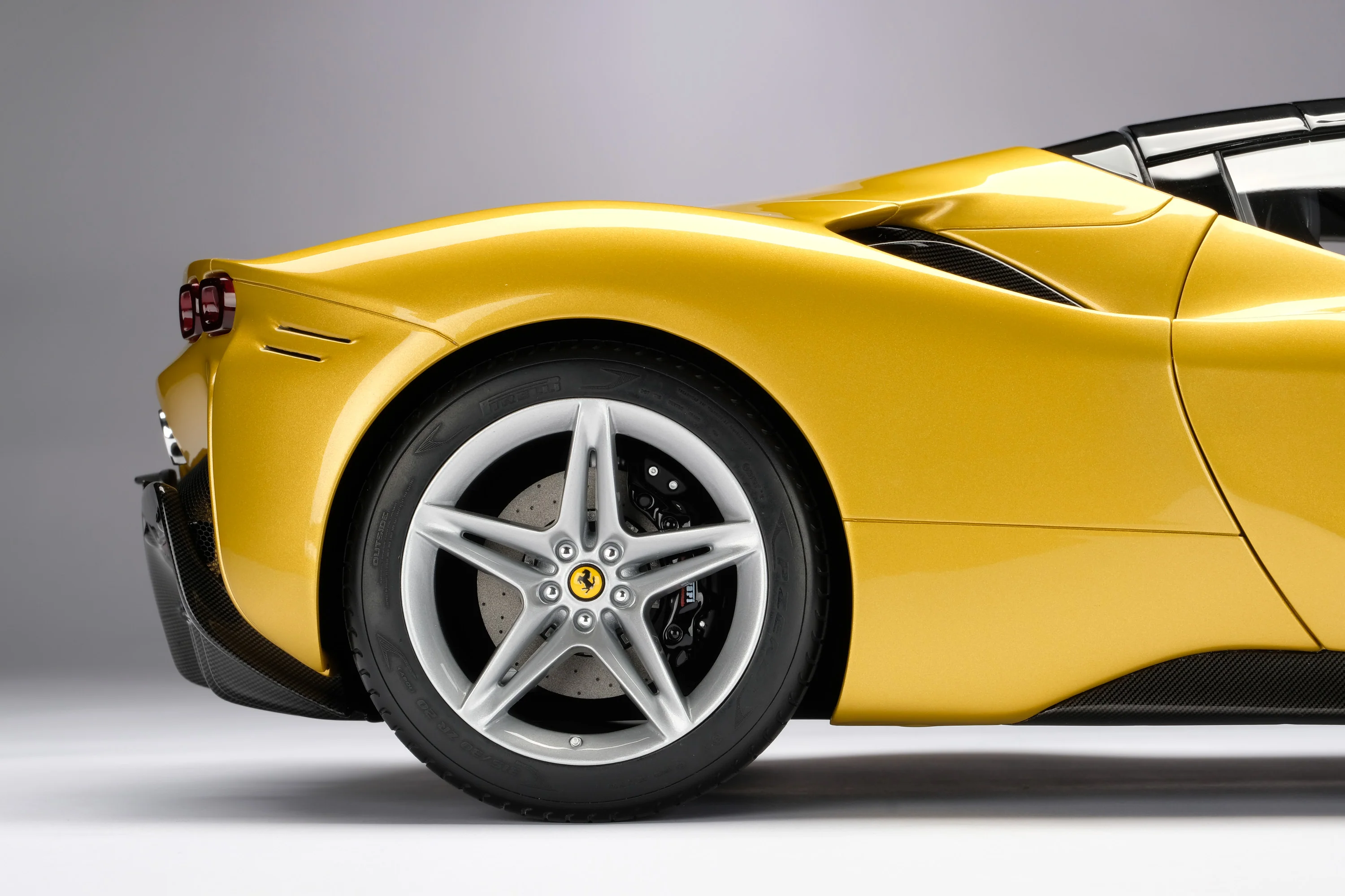 Ferrari SF90 Spider (2020) - Image 18