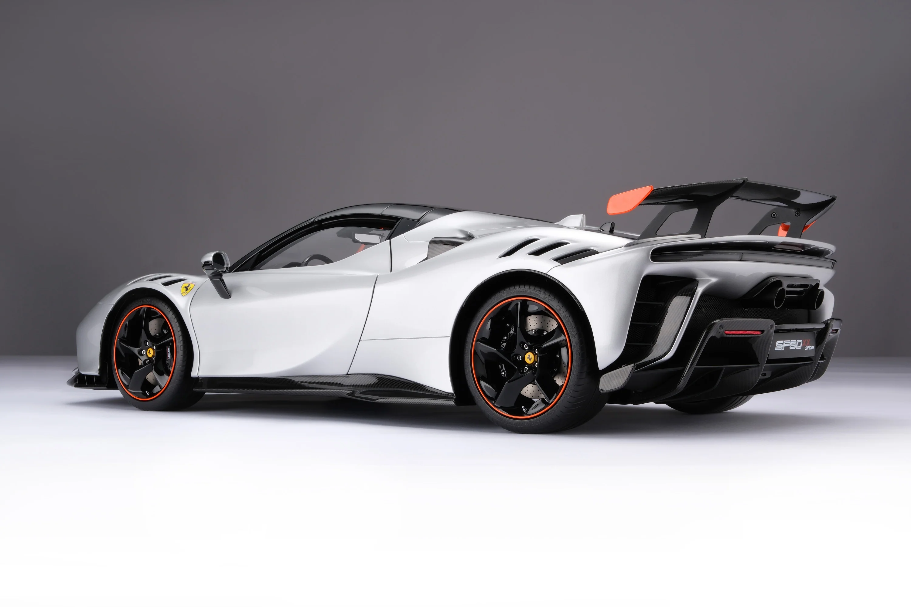 Ferrari SF90 XX Spider (2023) - Image 18