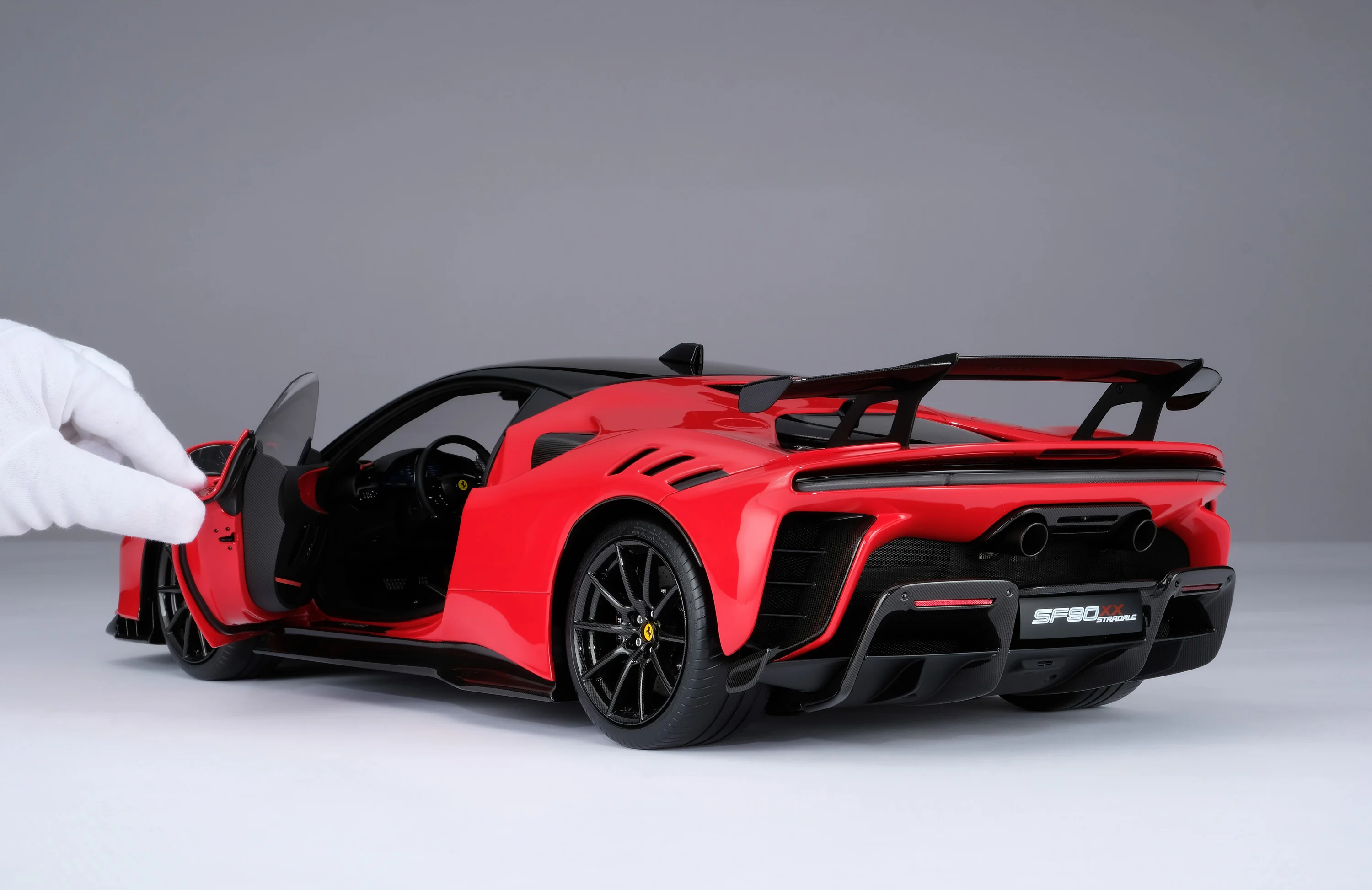 Ferrari SF90 XX Stradale (2023) - Image 10