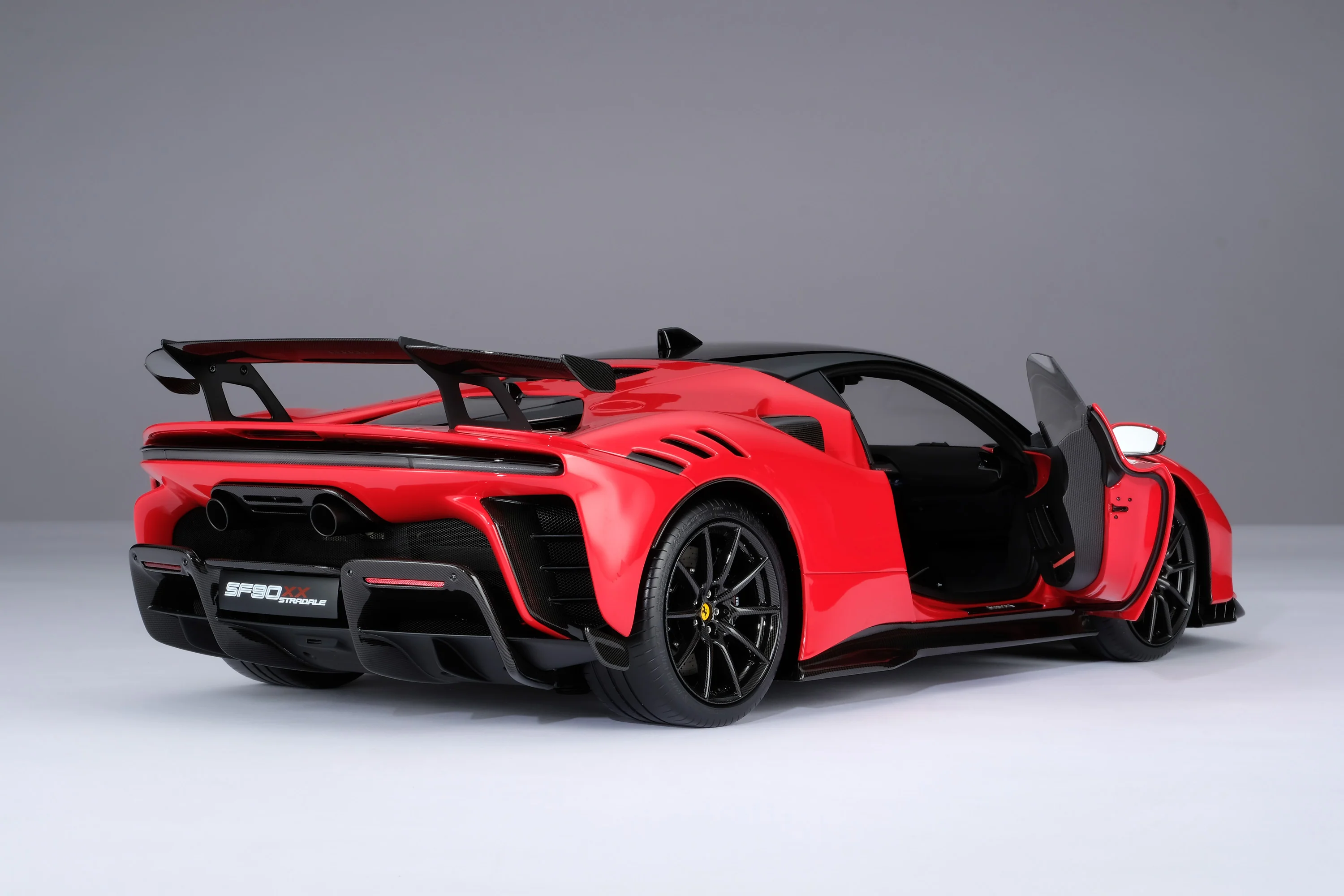 Ferrari SF90 XX Stradale (2023) - Image 26