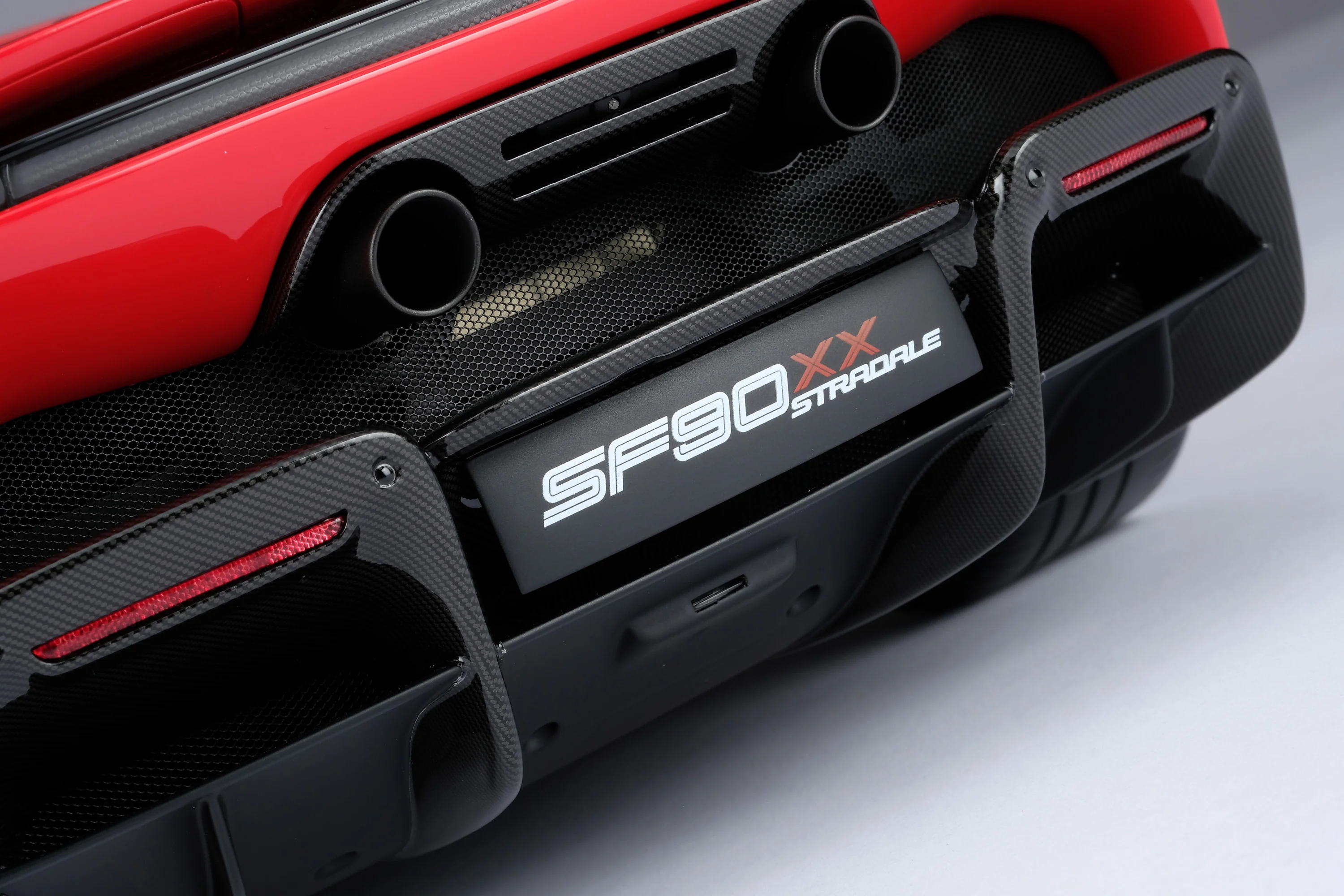 Ferrari SF90 XX Stradale (2023) - Image 28