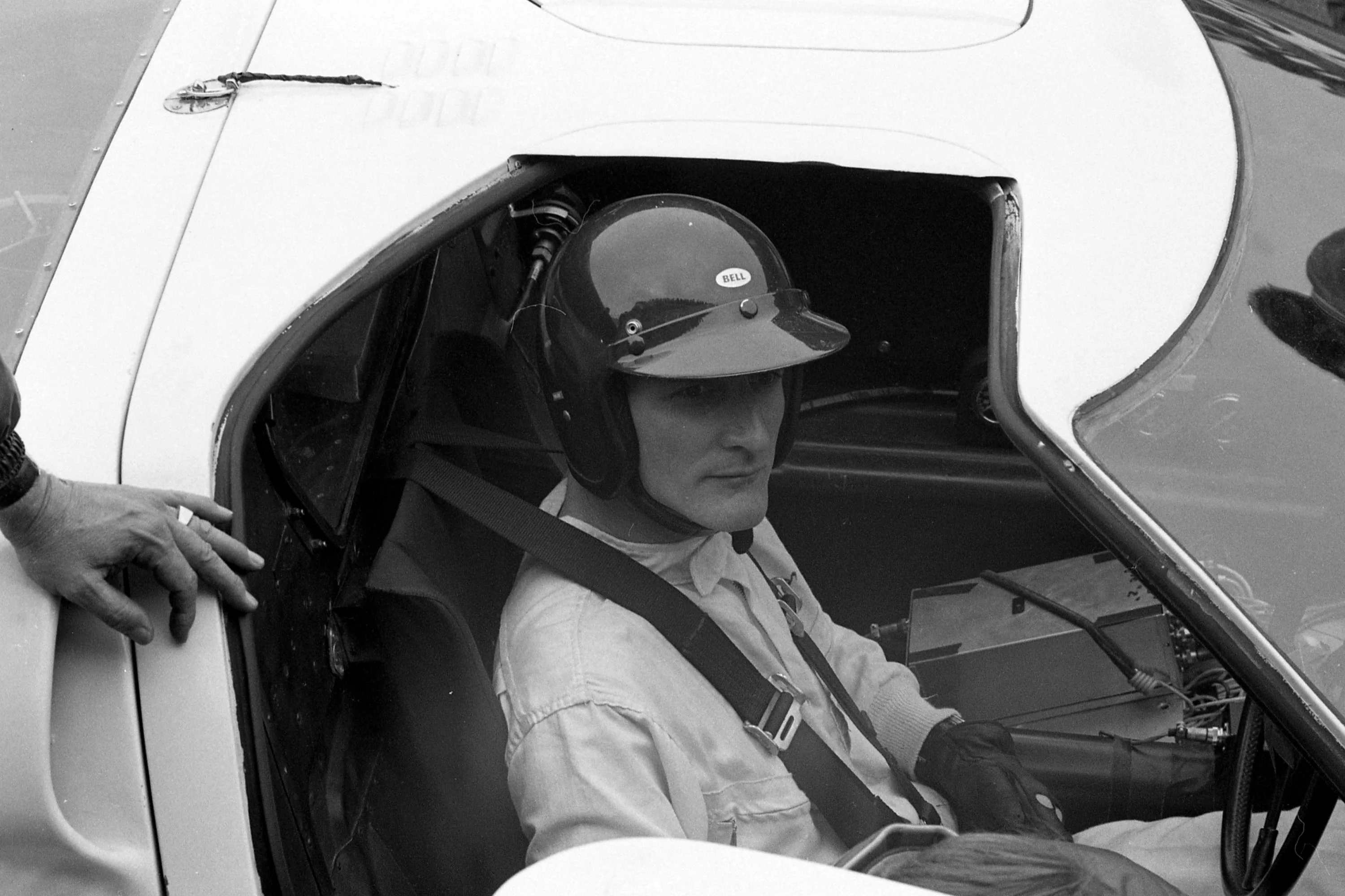 Ford GT40 - 1966 Le Mans Winner - Image 9