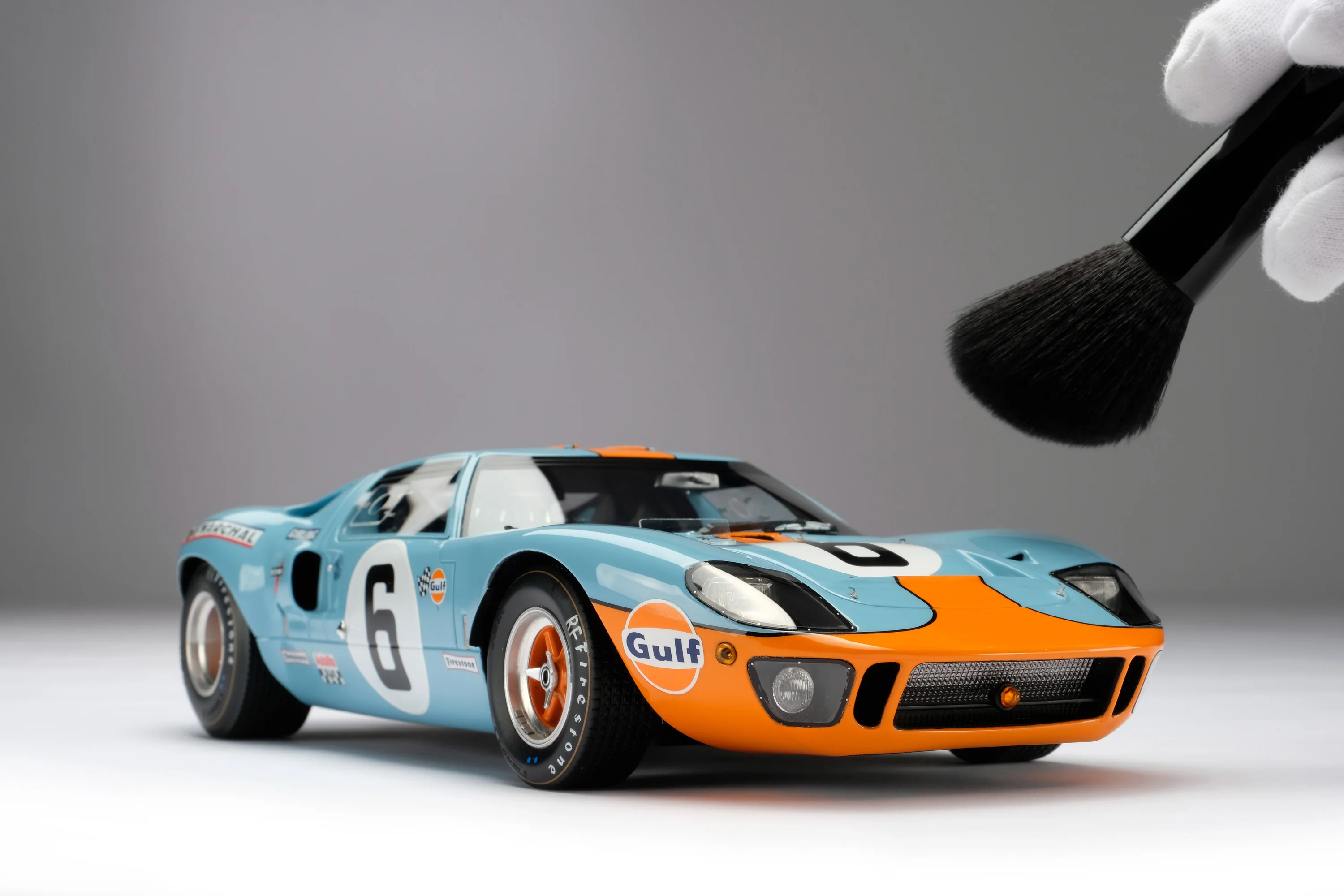Ford GT40 - 1969 Le Mans Winner - Image 4