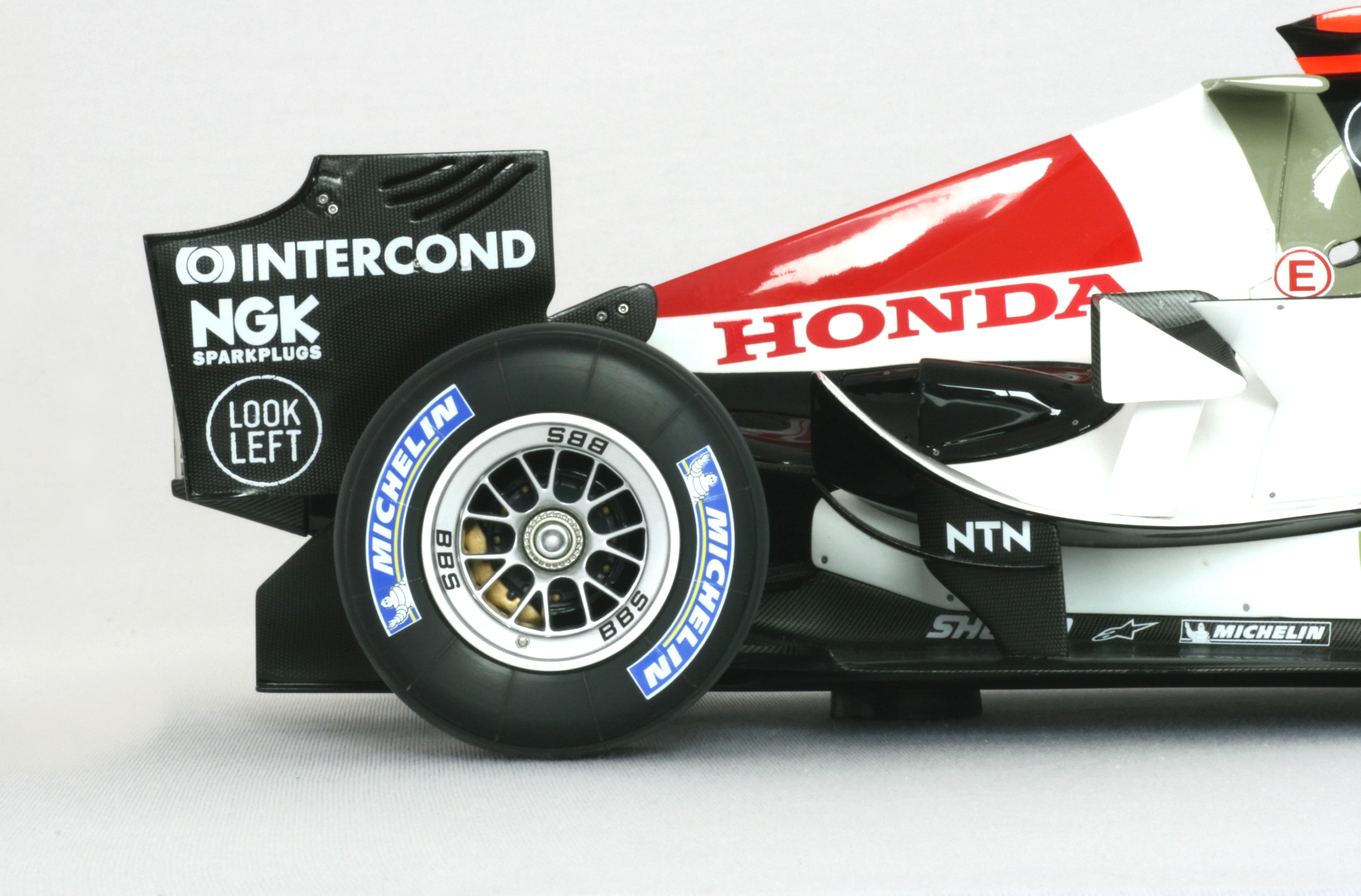 Honda F1 RA106 (2006) Malaysian Grand Prix 3rd Place - Button - Image 5