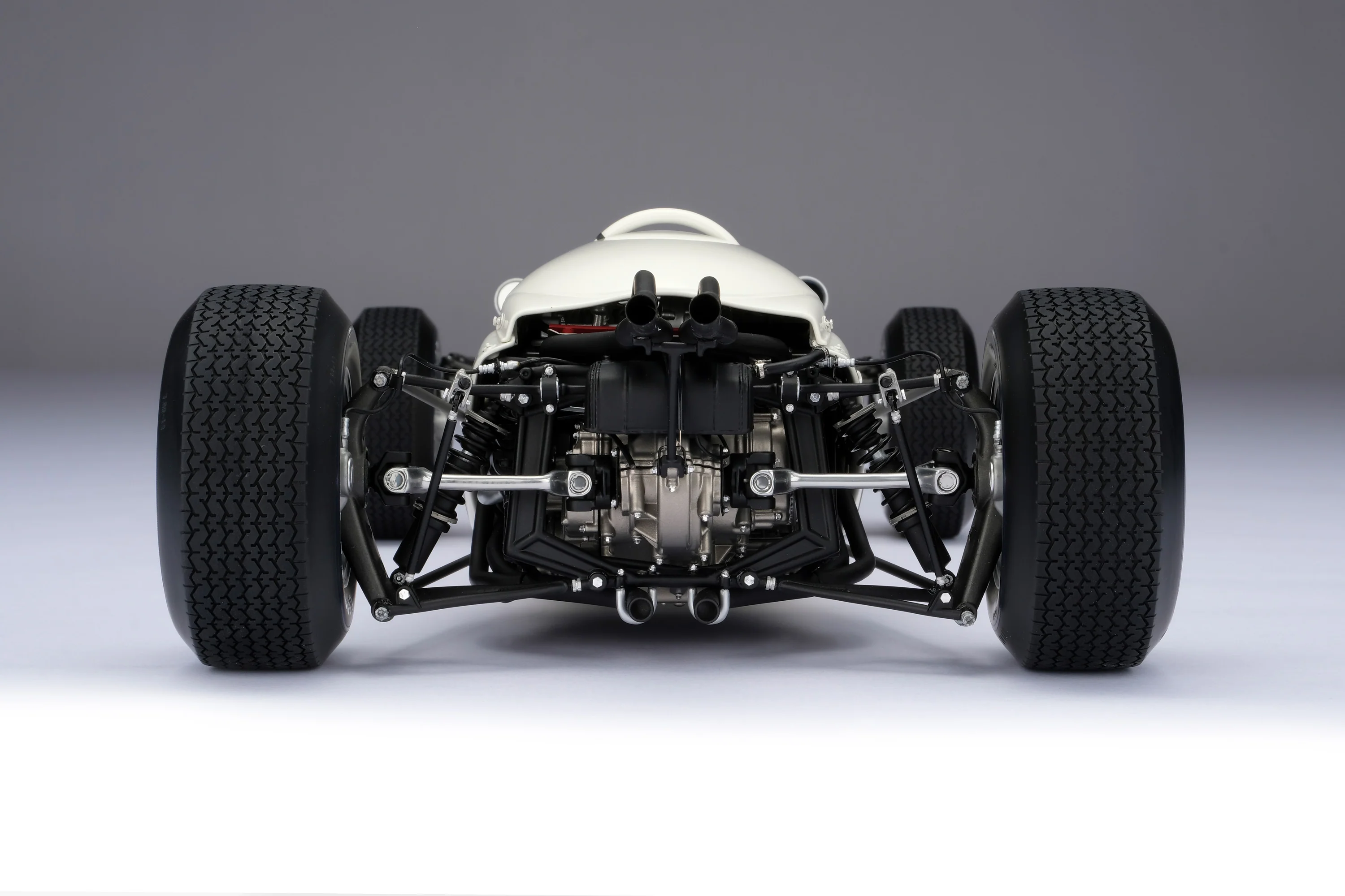 Honda RA272 - Mexican Grand Prix (1965) - Image 16