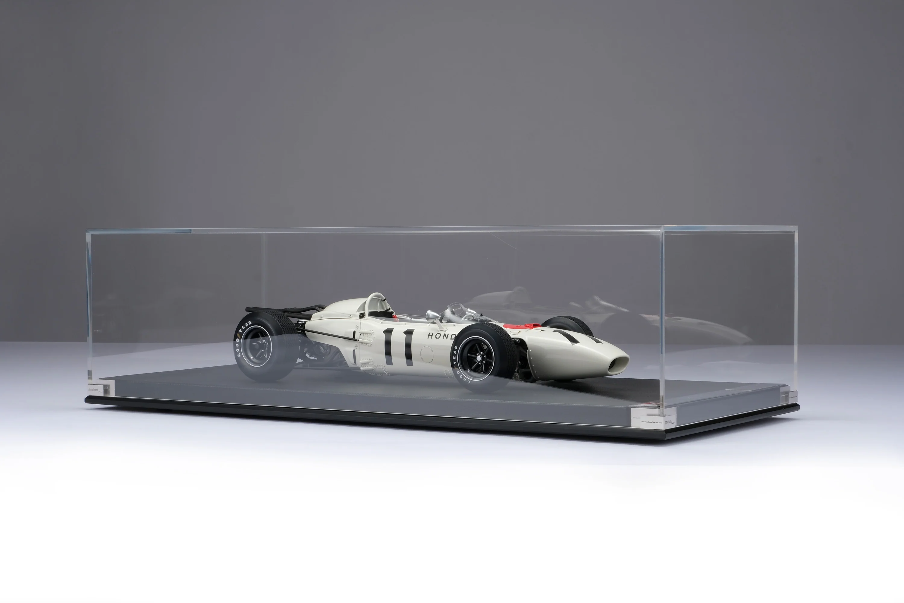 Honda RA272 - Mexican Grand Prix (1965) - Image 27