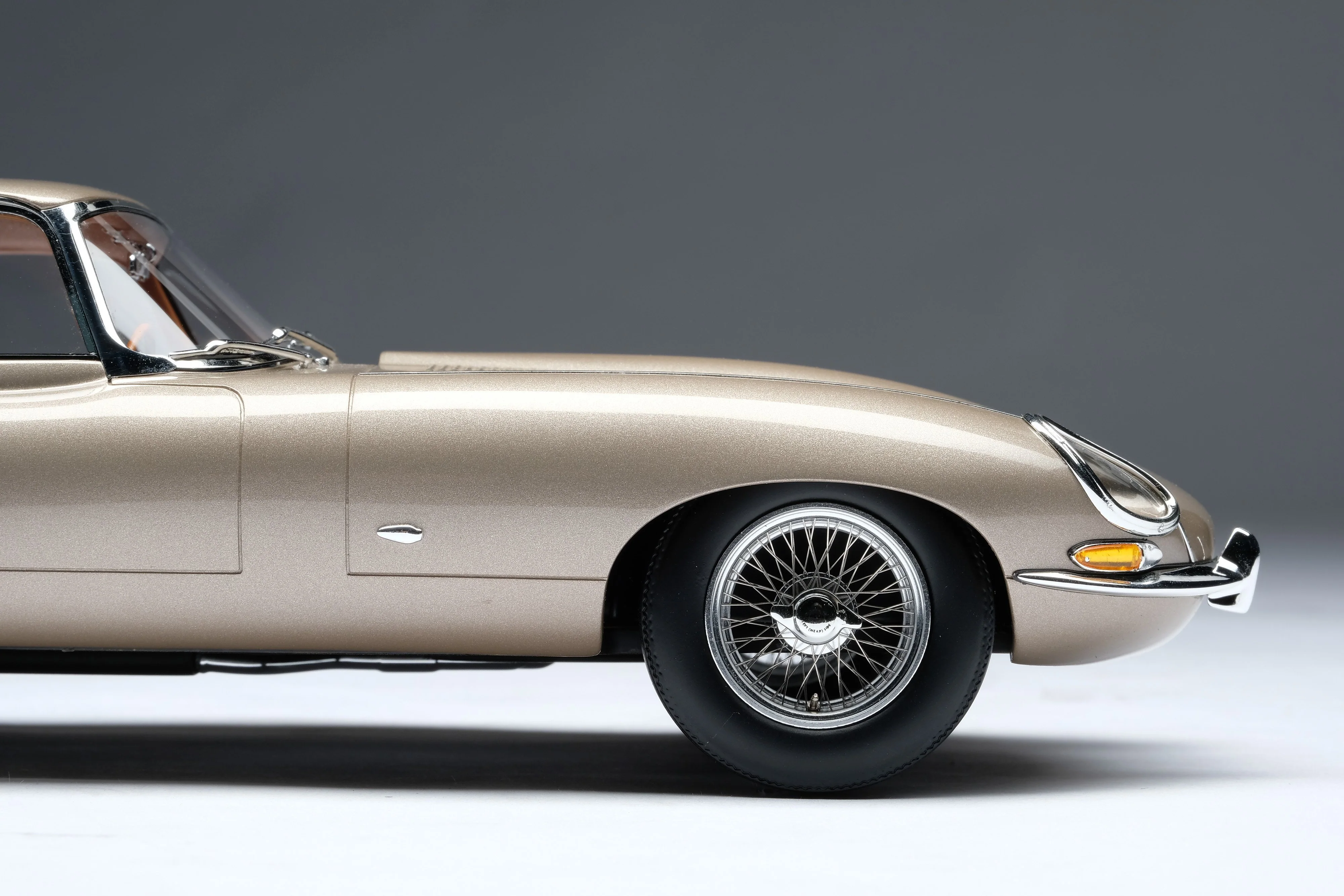 Jaguar E-type Coupe - Image 11
