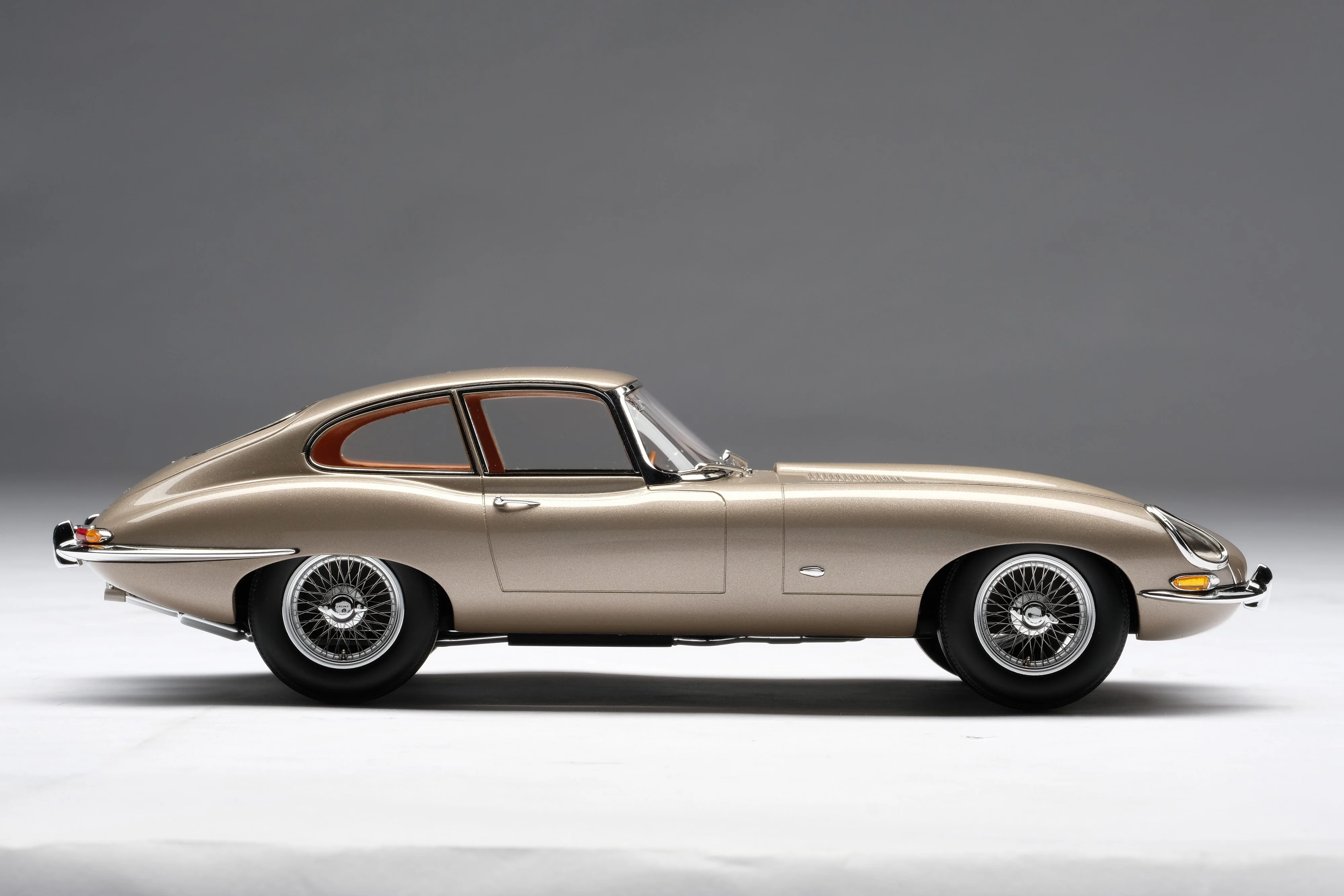 Jaguar E-type Coupe - Image 7