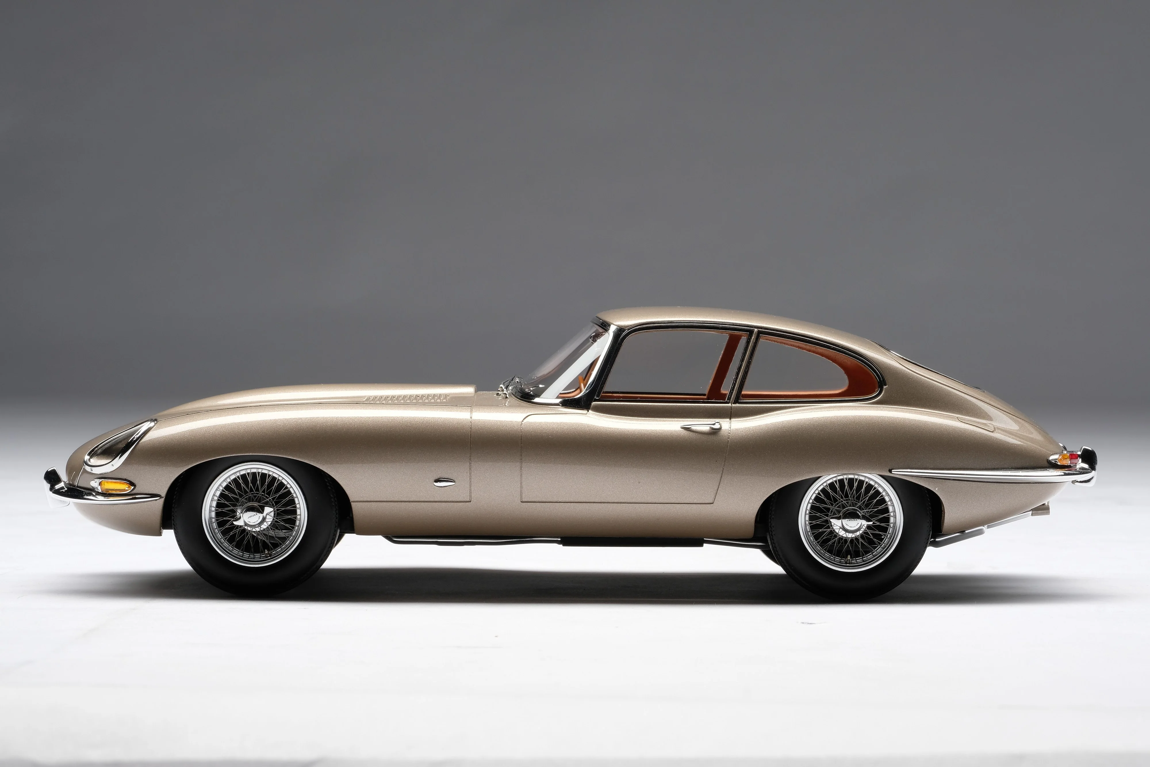 Jaguar E-type Coupe - Image 8