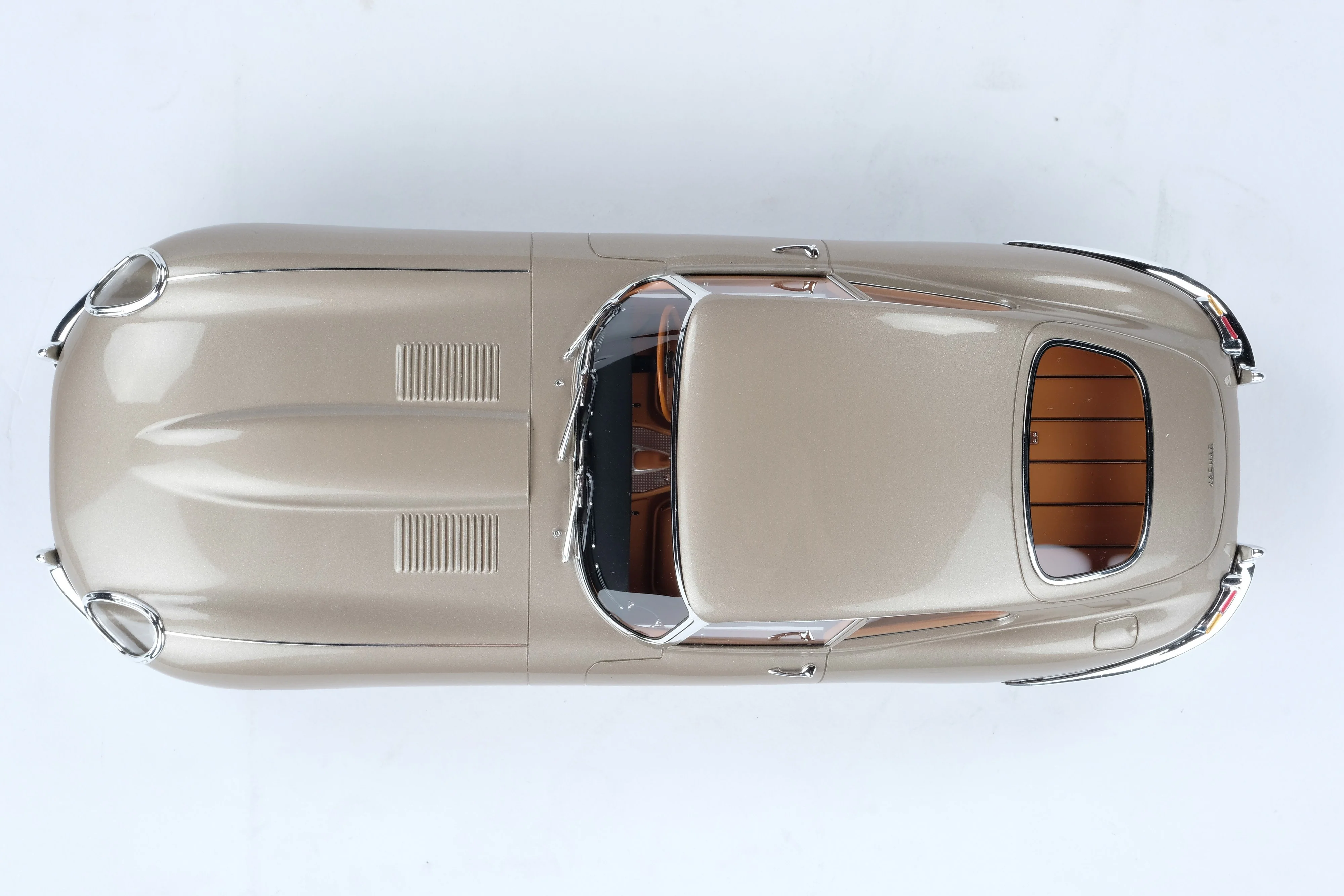 Jaguar E-type Coupe - Image 9