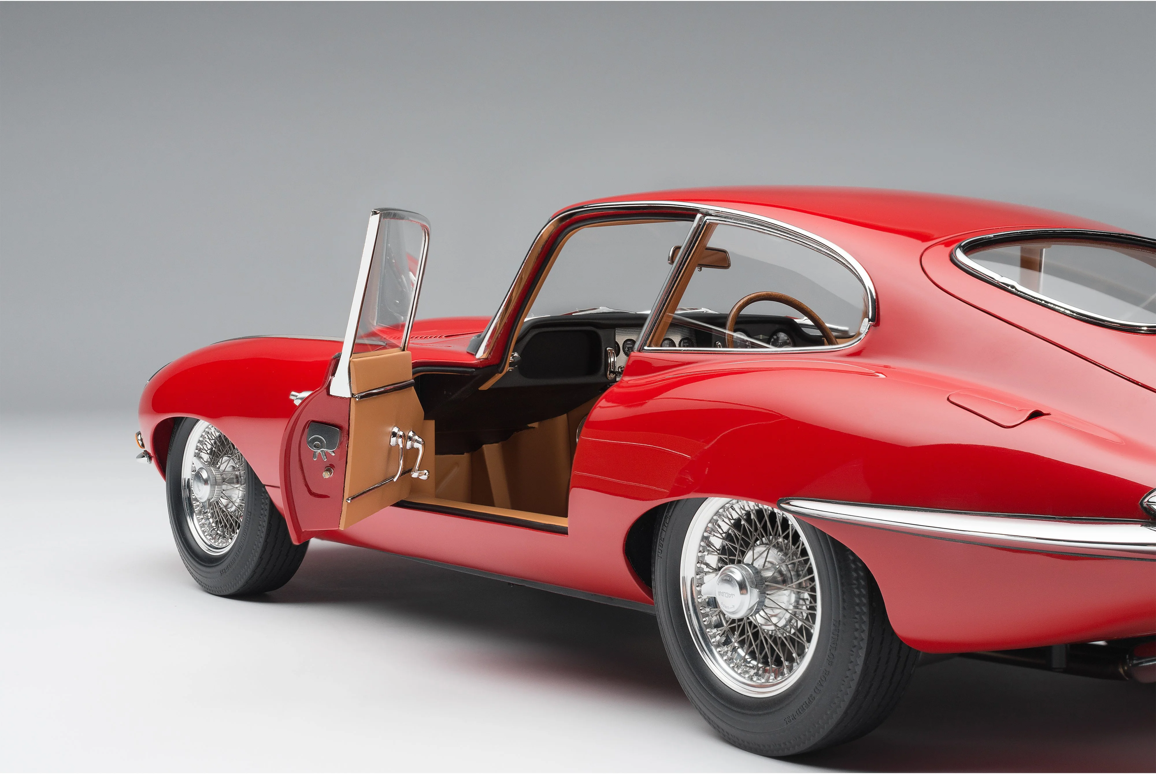 Jaguar E-type Series 1 Coupe (1961) - Image 10