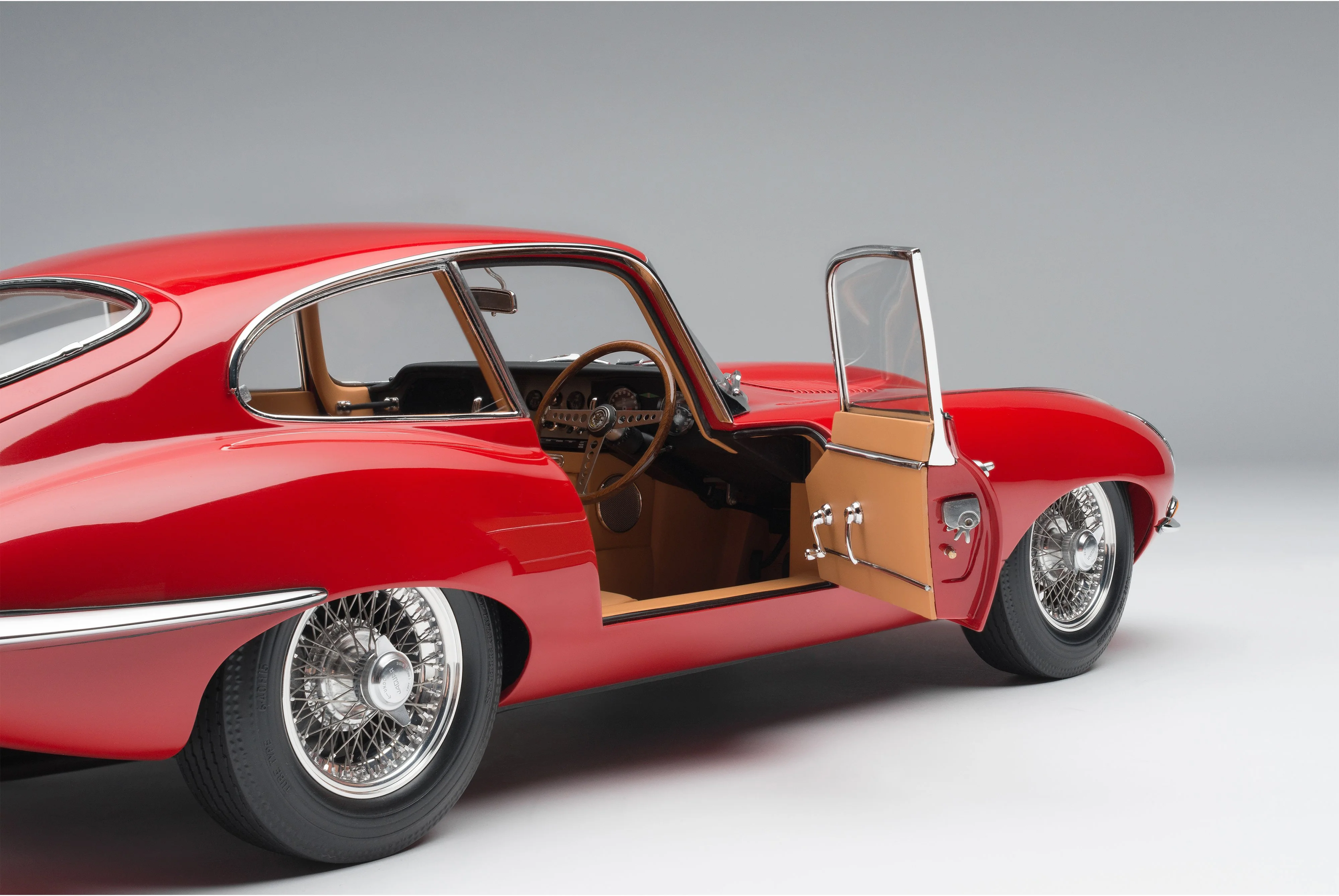Jaguar E-type Series 1 Coupe (1961) - Image 11