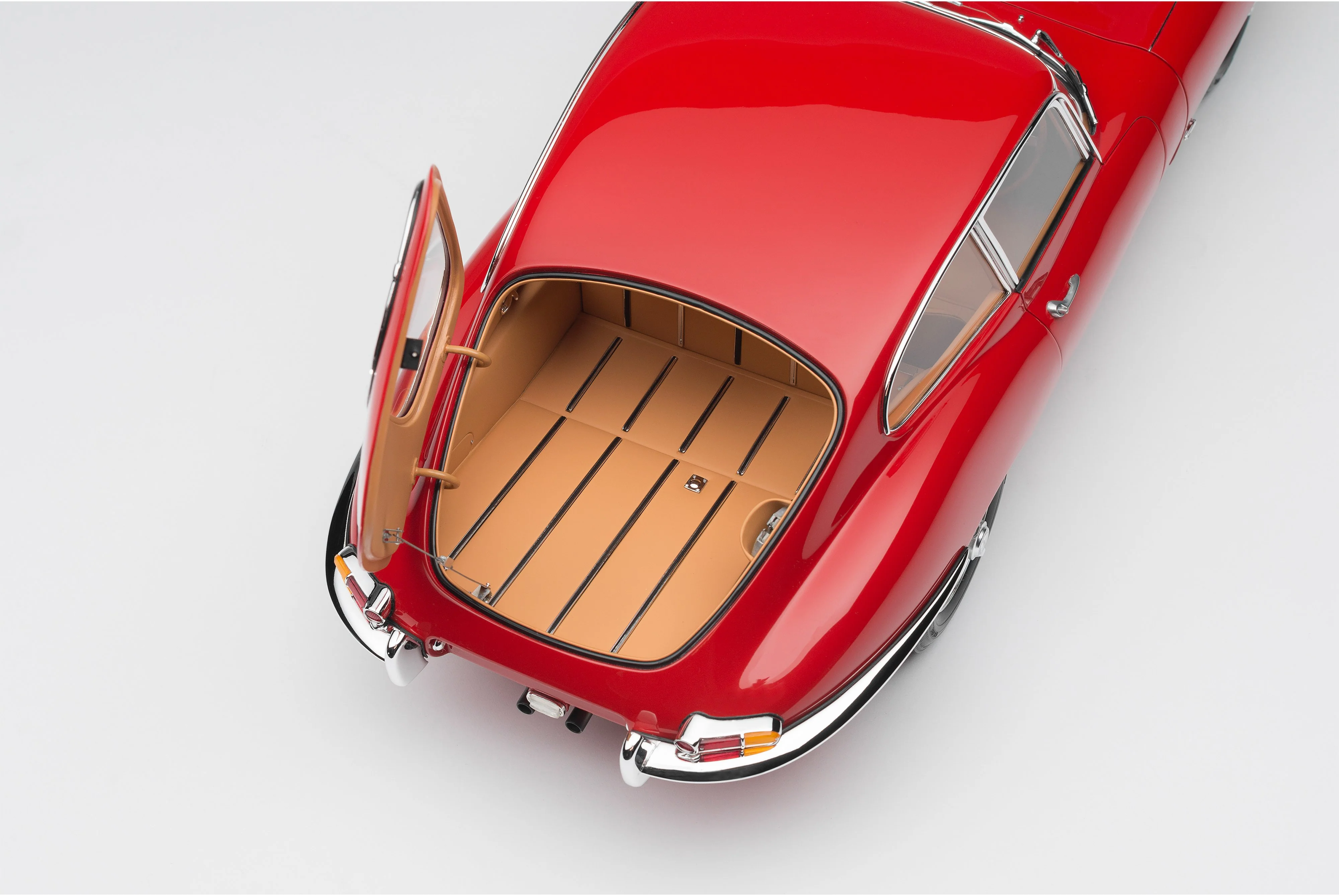 Jaguar E-type Series 1 Coupe (1961) - Image 13