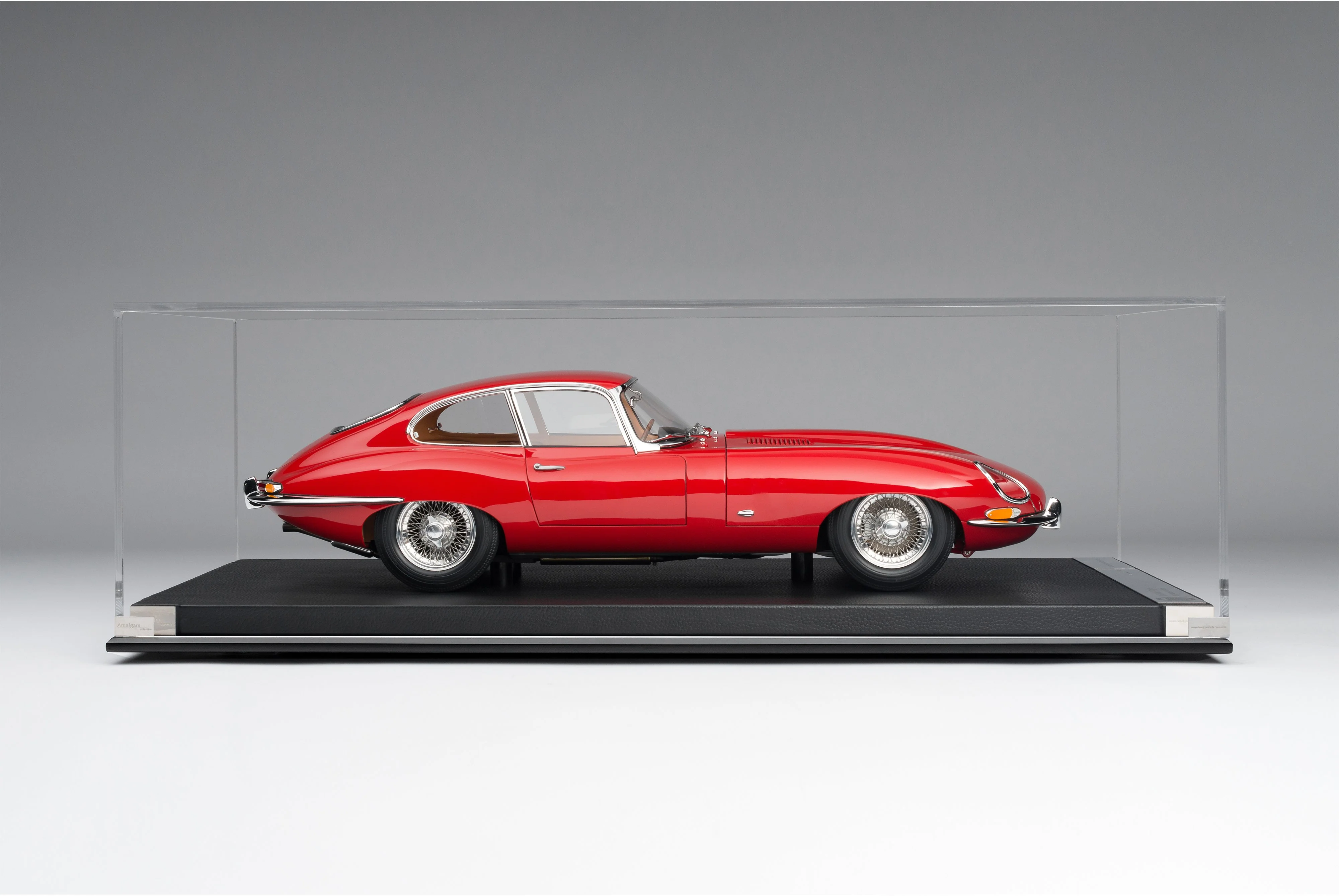 Jaguar E-type Series 1 Coupe (1961) - Image 17