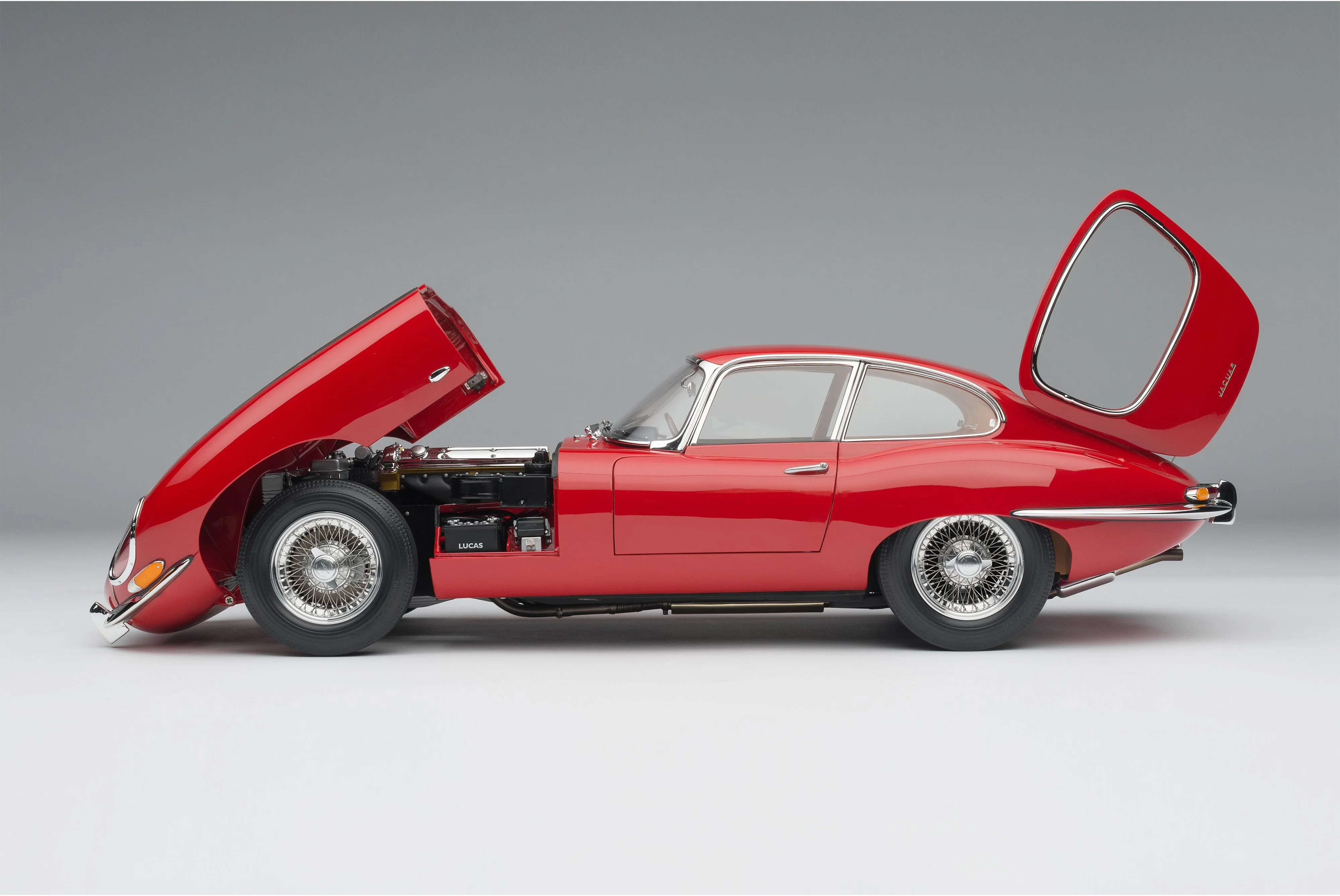 Jaguar E-type Series 1 Coupe (1961) - Image 7