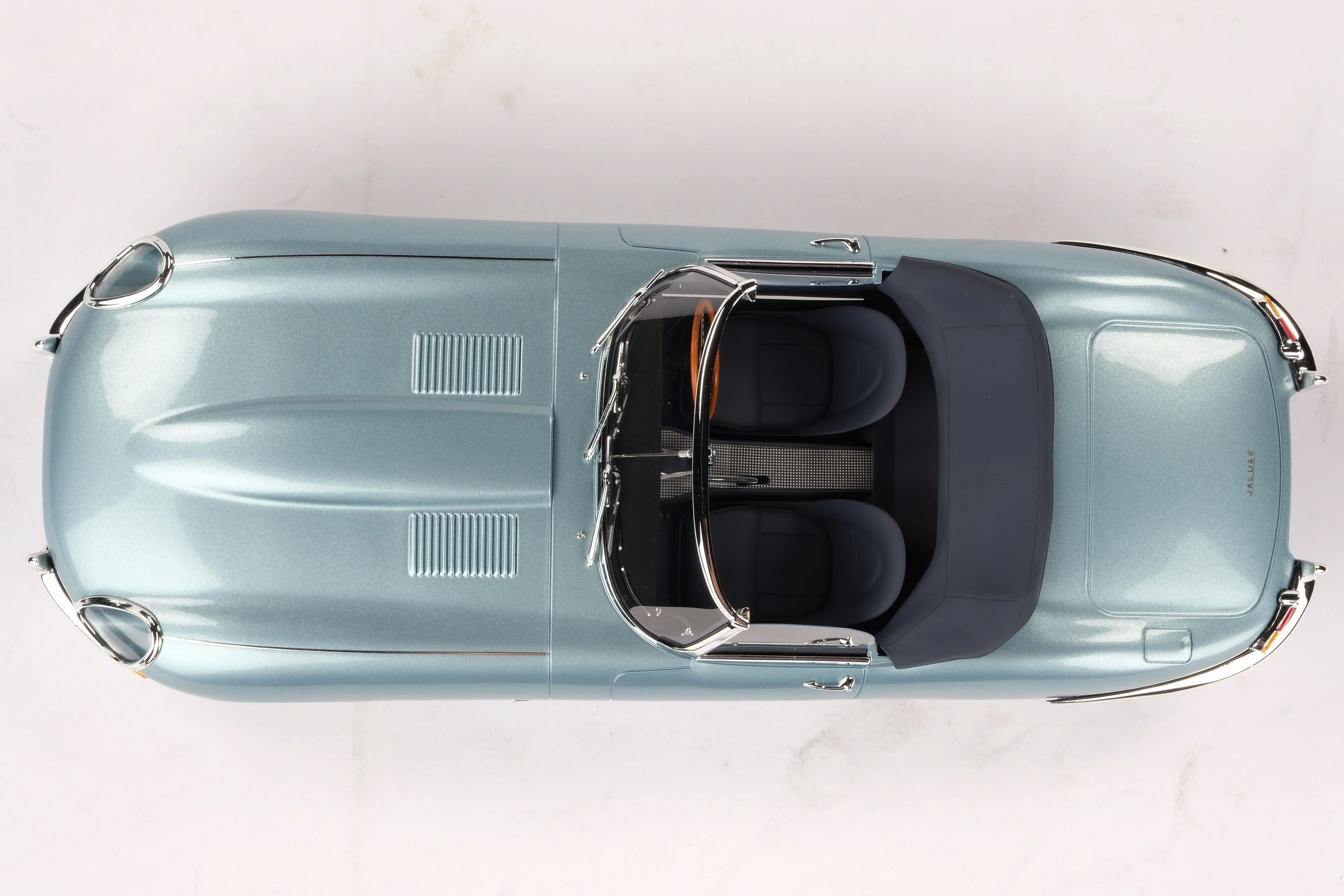 Jaguar E-type Roadster - Image 10