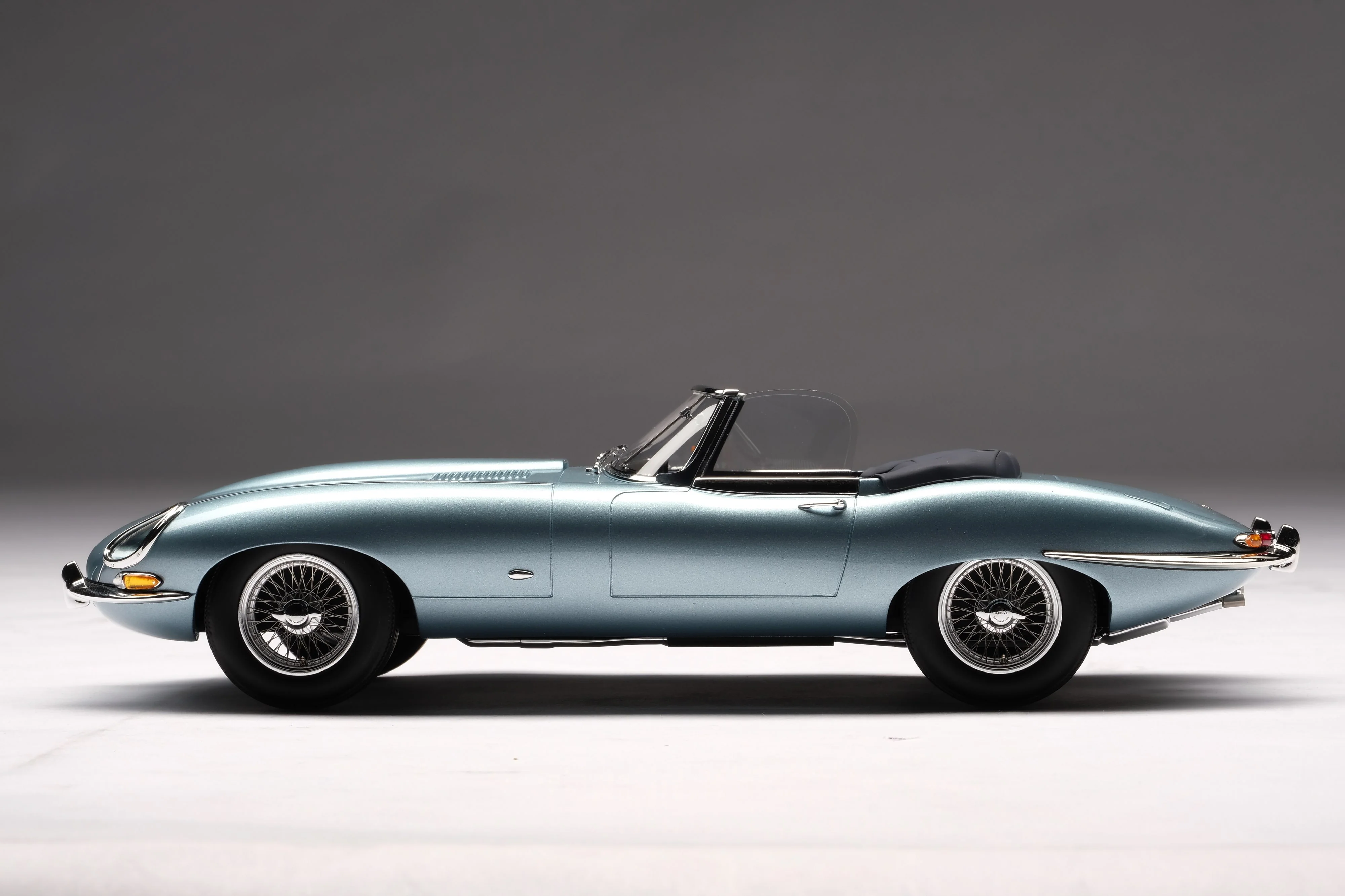 Jaguar E-type Roadster - Image 14