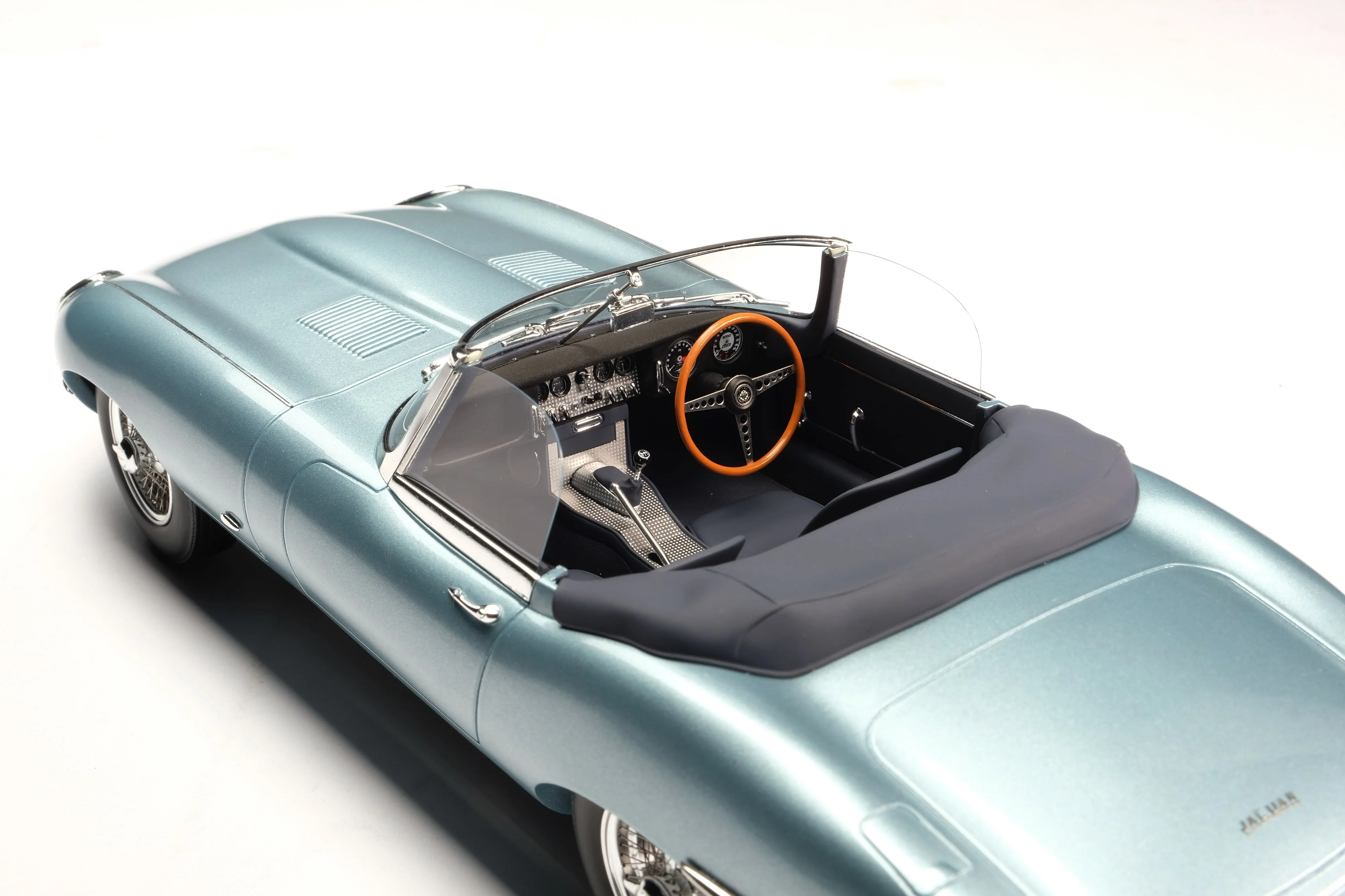 Jaguar E-type Roadster - Image 16