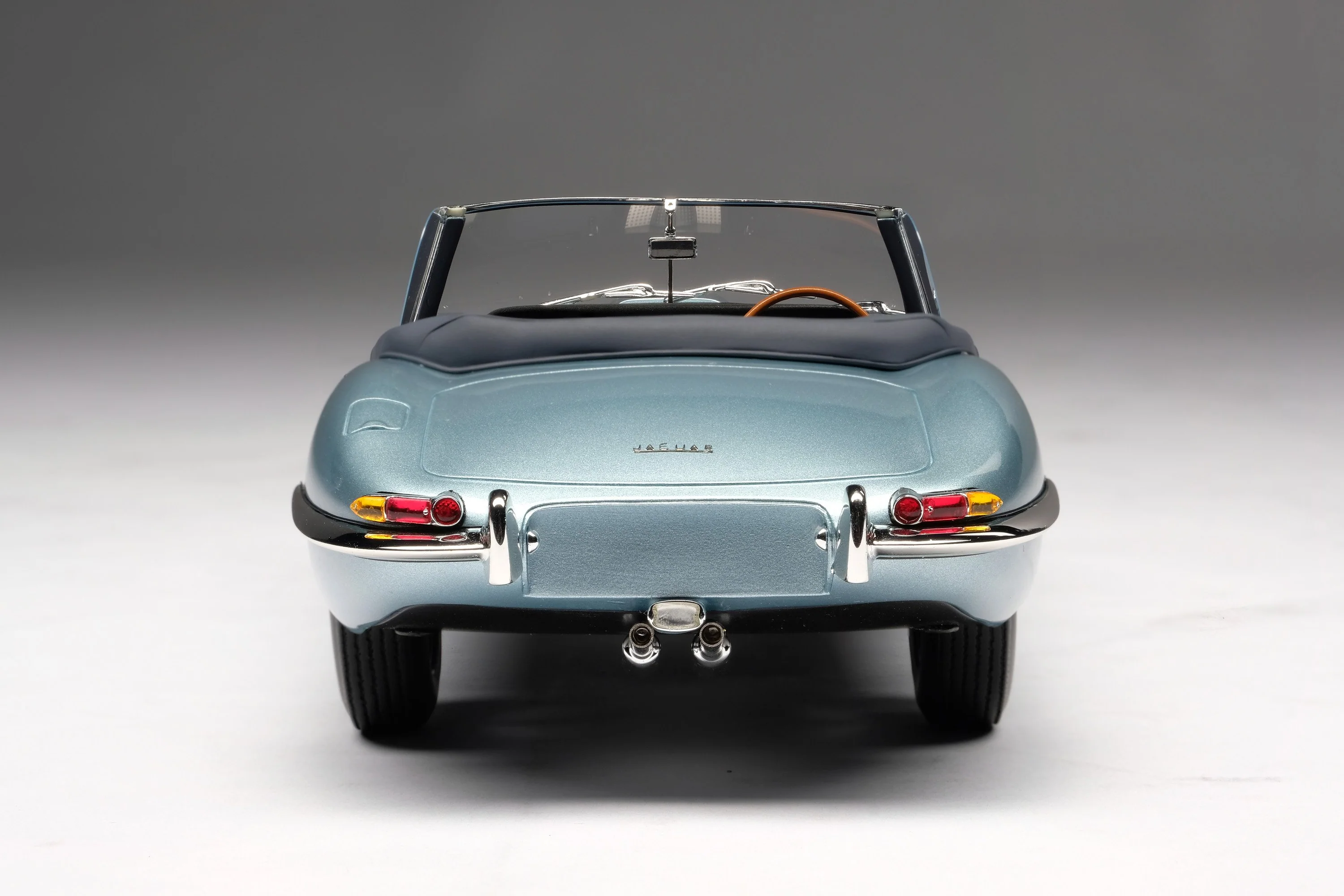 Jaguar E-type Roadster - Image 8