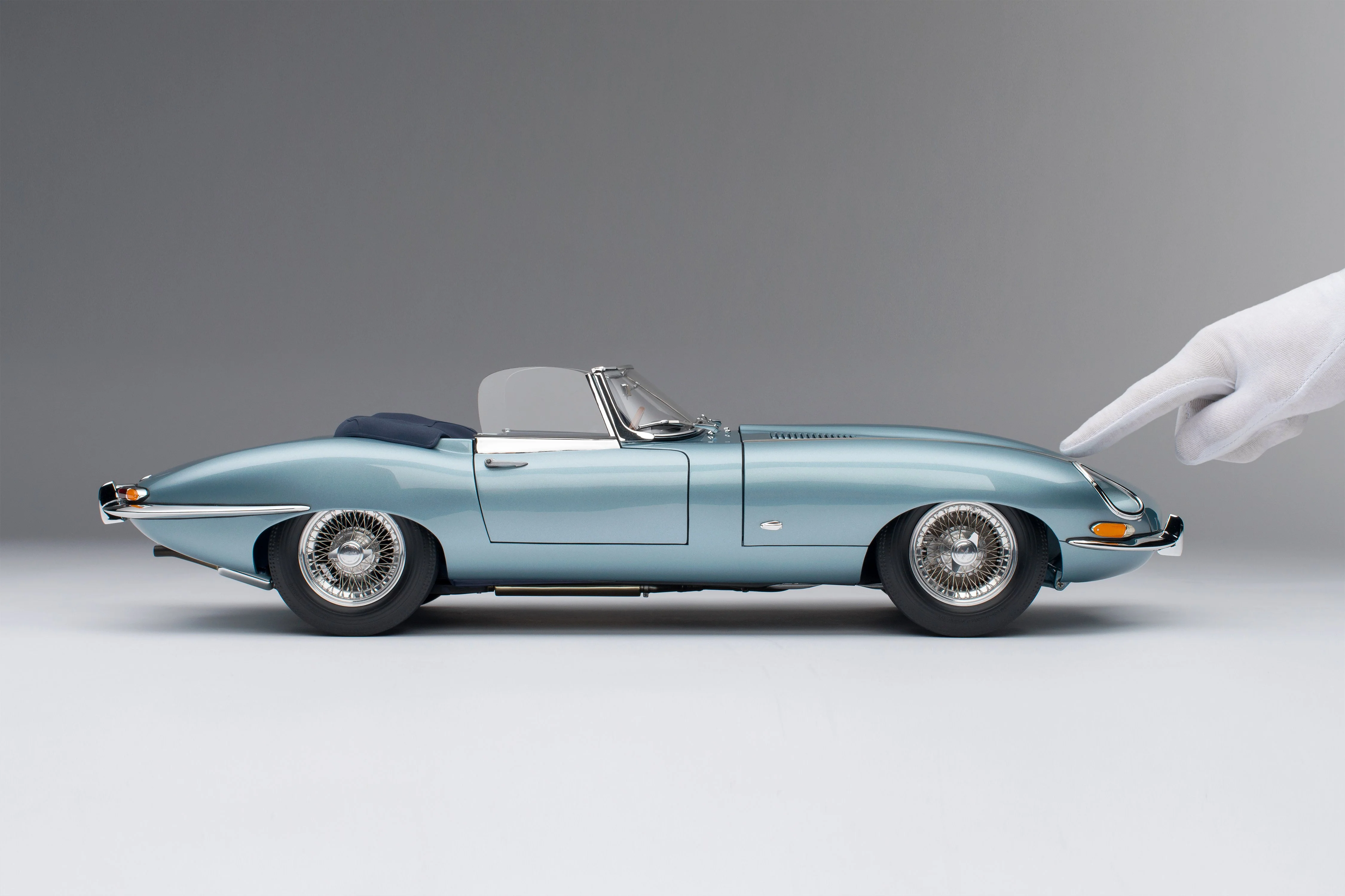 Jaguar E-type Roadster (1961) - Image 3
