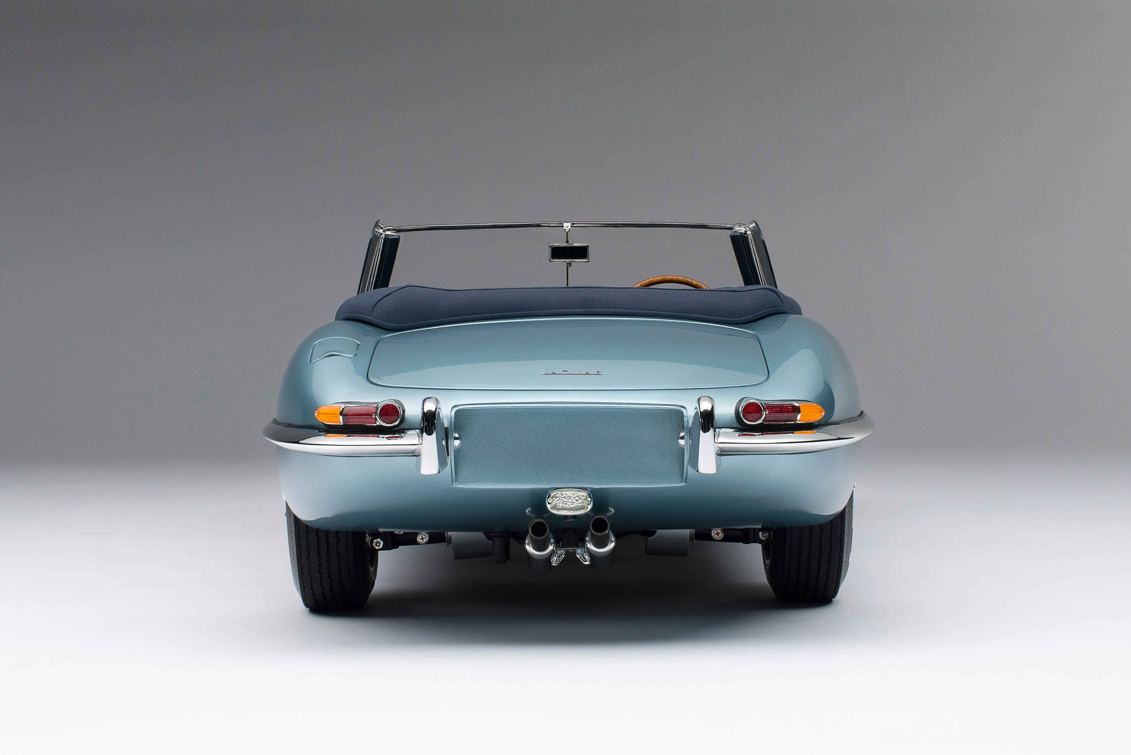 Jaguar E-type Roadster (1961) - Image 7