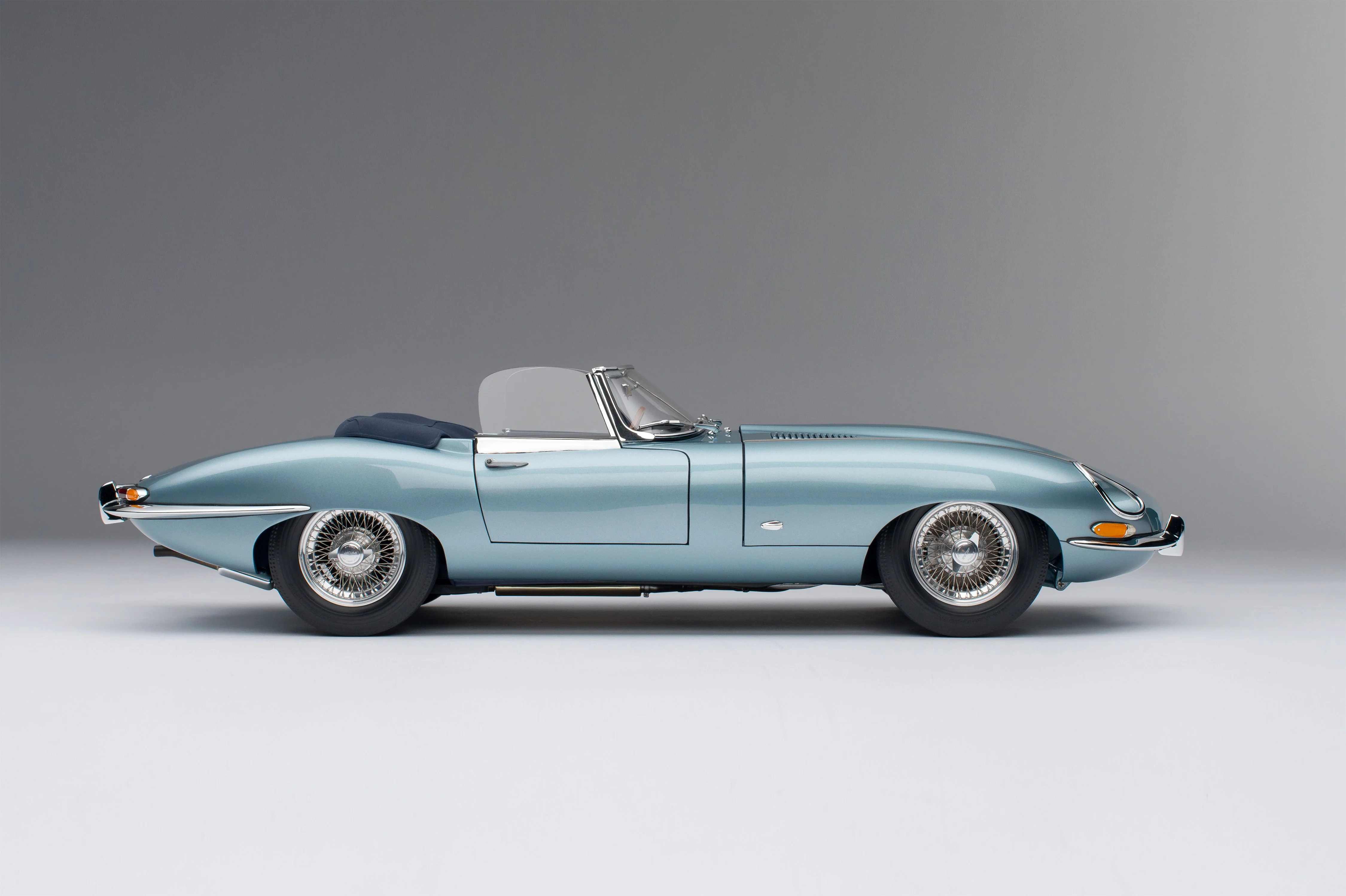 Jaguar E-type Roadster (1961) - Image 8