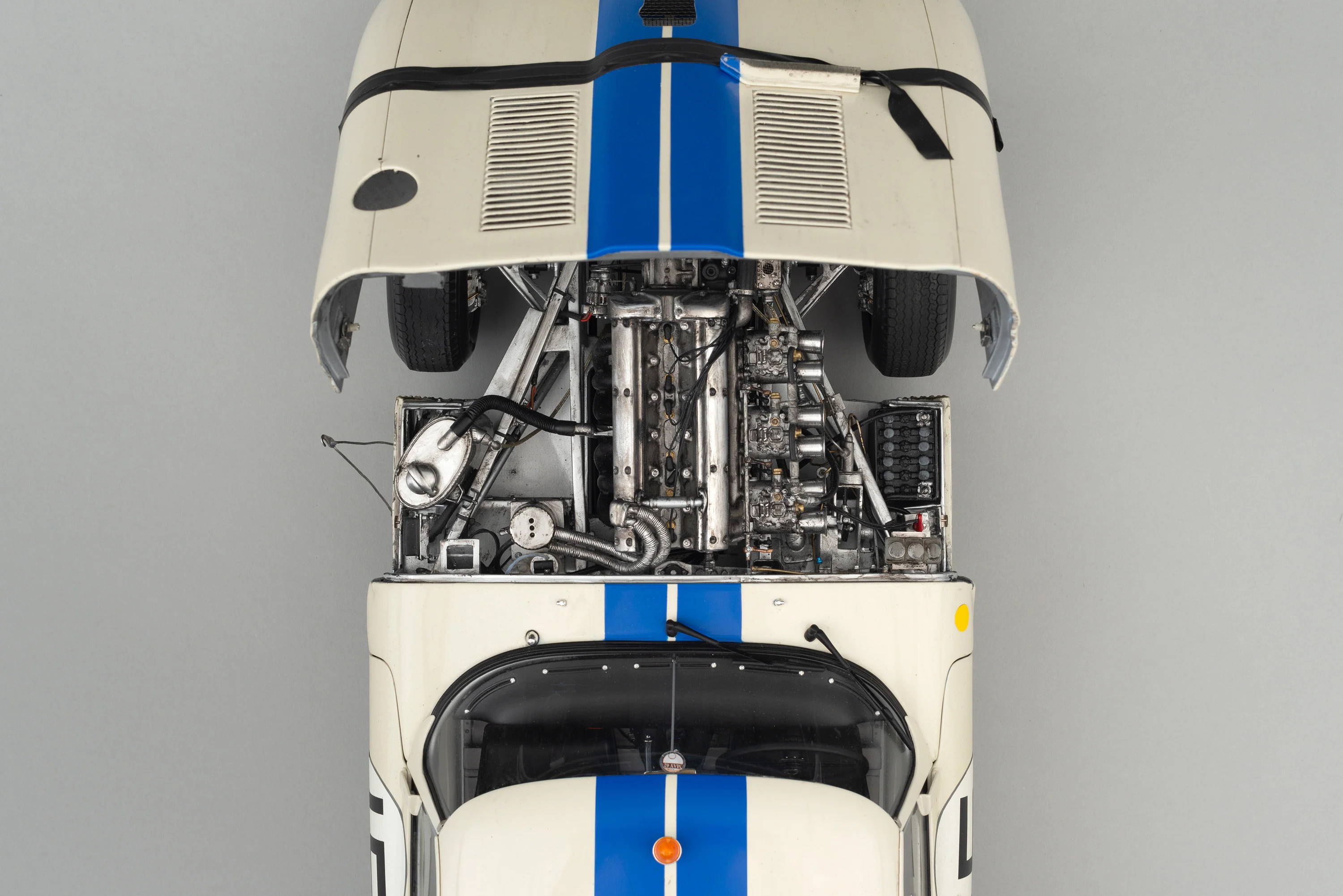 Jaguar Lightweight E-type (LWE) - 1963 Le Mans - Race Weathered - Image 10