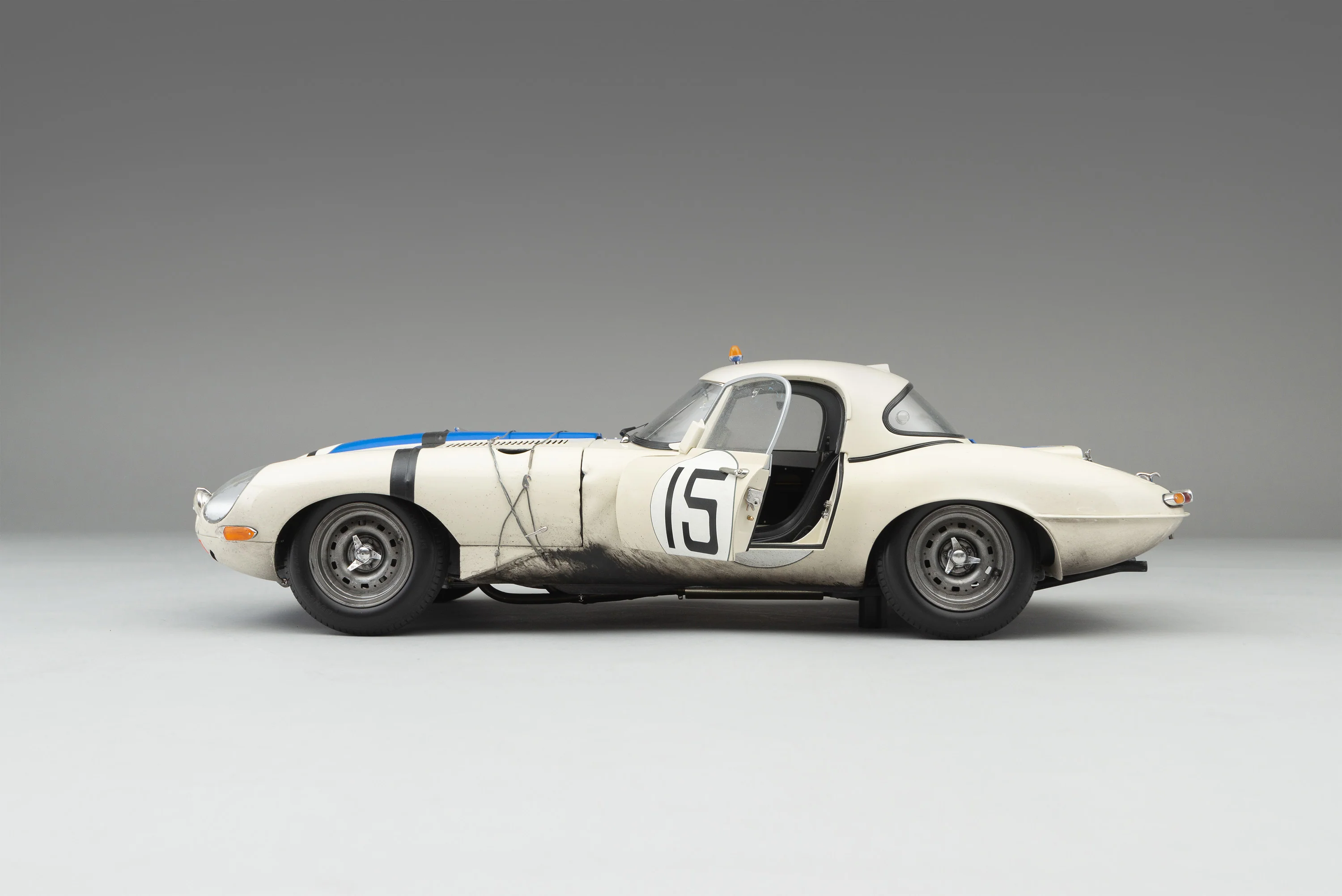 Jaguar Lightweight E-type (LWE) - 1963 Le Mans - Race Weathered - Image 14